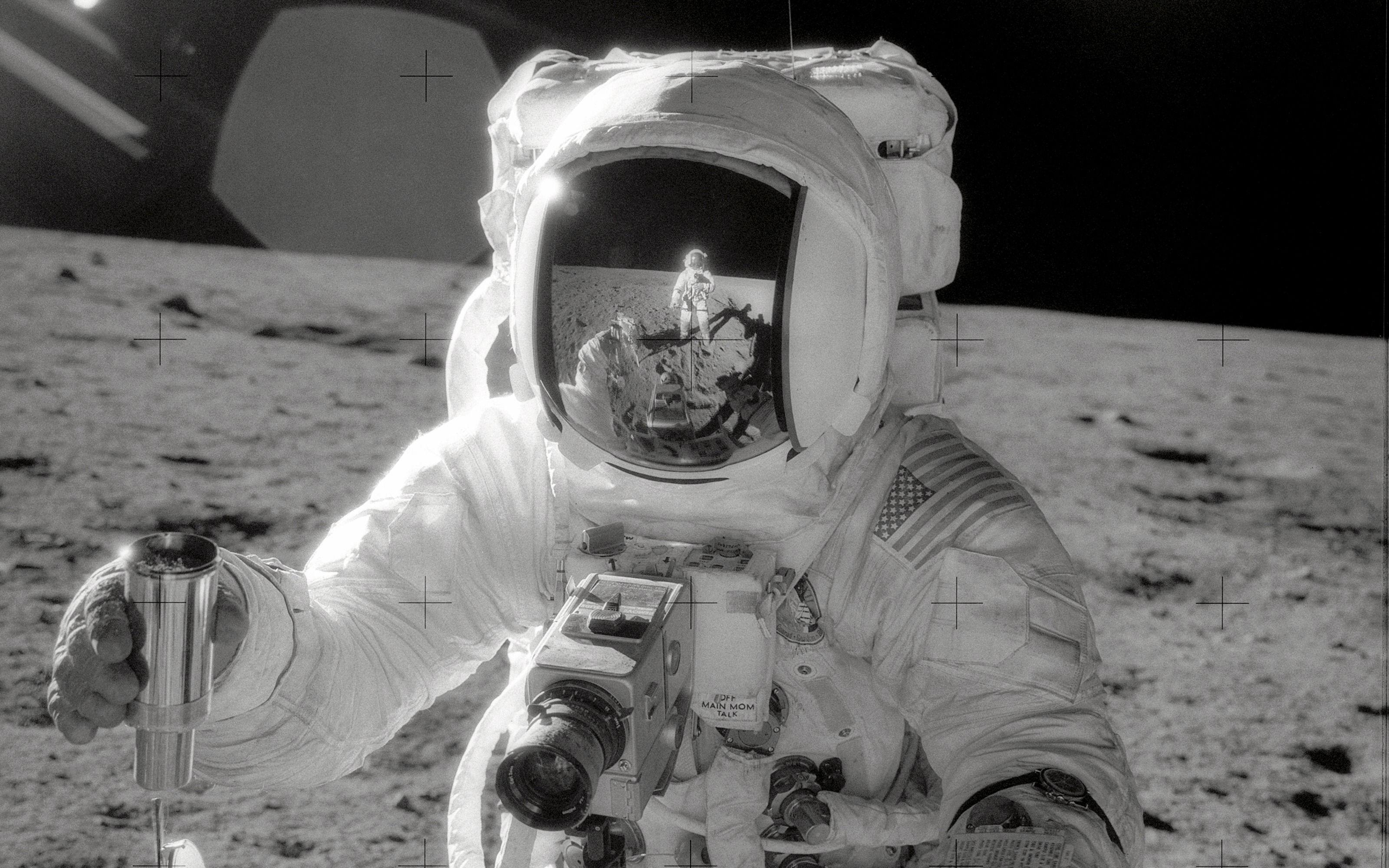 3200x2000 Moon, space suits, Apollo Apollo 17 wallpaper