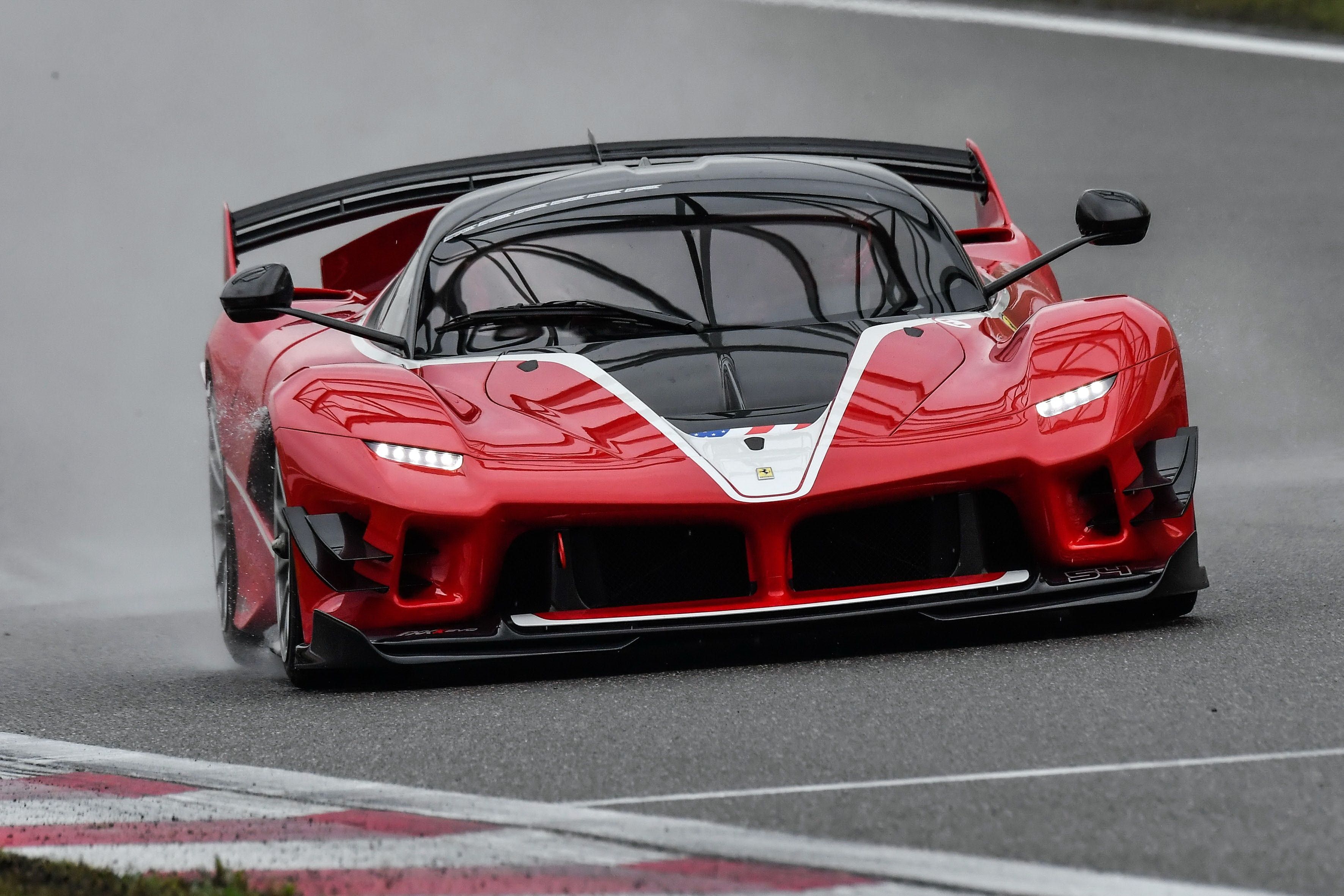 3543x2362 Wallpaper Ferrari, red, FXX, track car