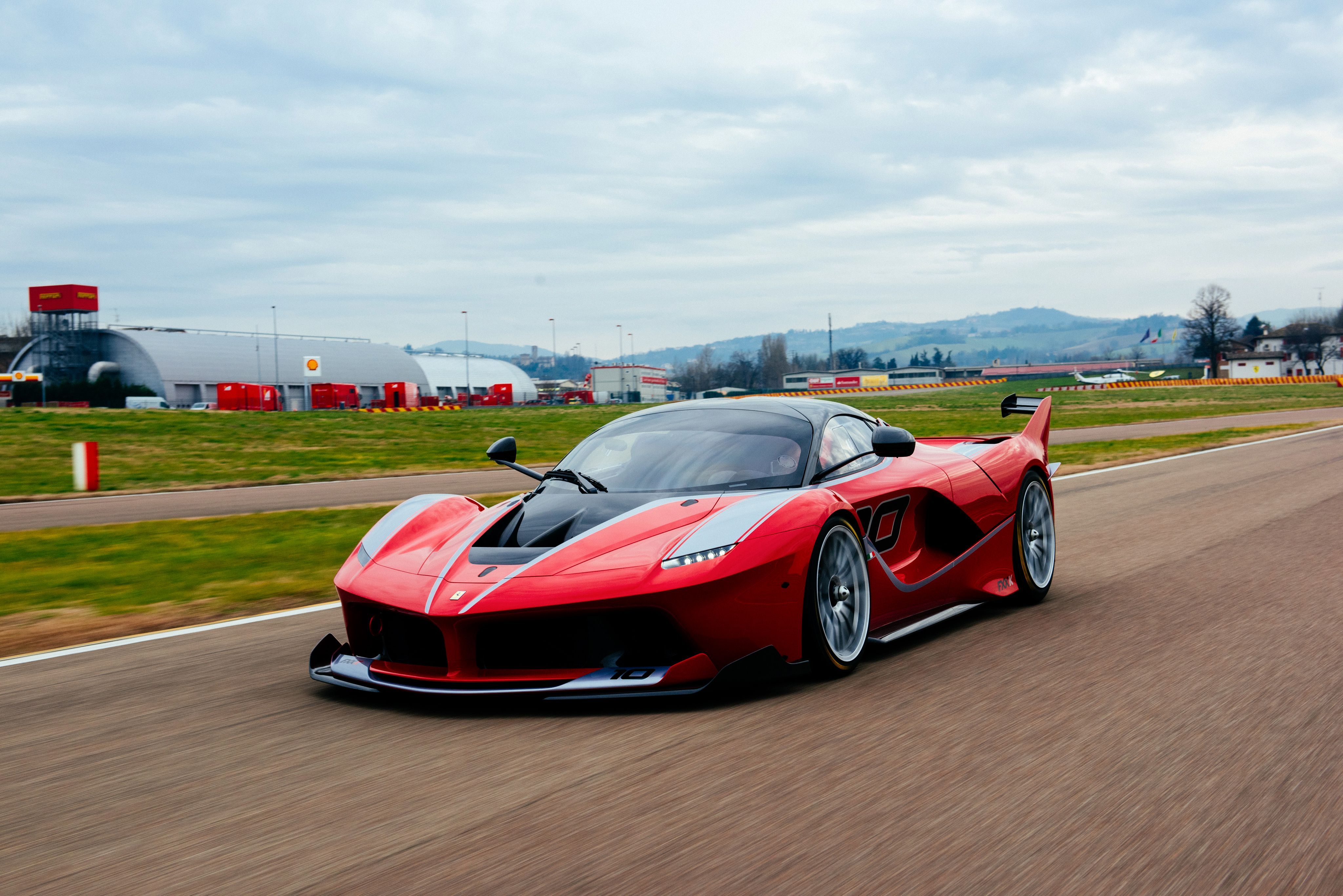 4096x2734 Vehicle Ferrari FXX K 4k Ultra HD Wallpaper