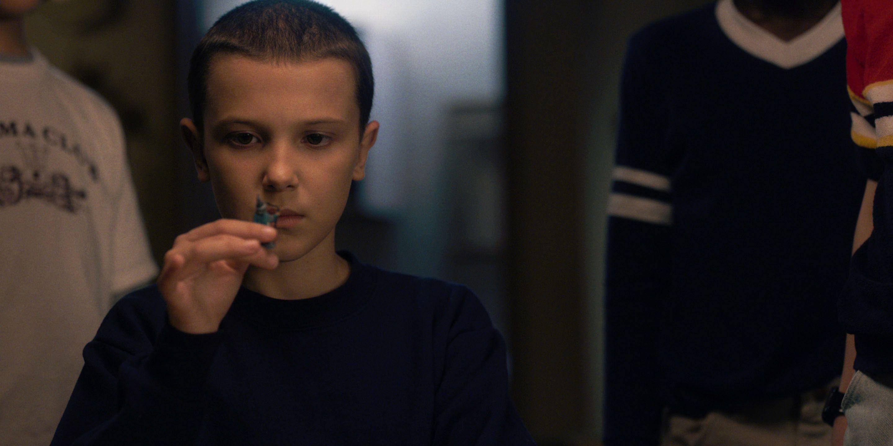 2880x1440 Millie Bobby Brown Wallpaper
