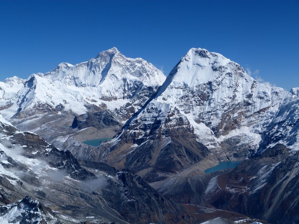 1024x768 Mount Makalu