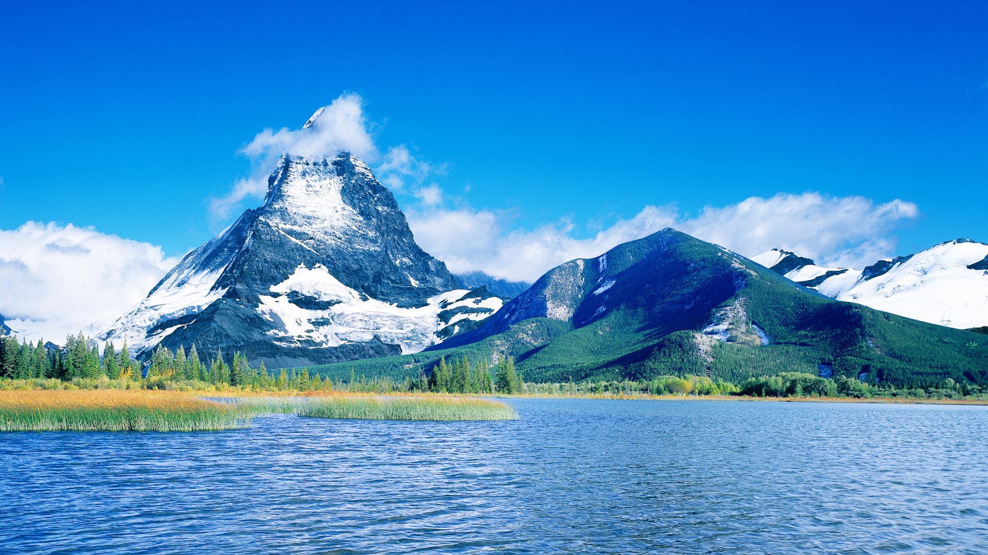 1920x1080 Stunning Matterhorn: A Majestic HD Wallpaper of Nature's Beautyx1080