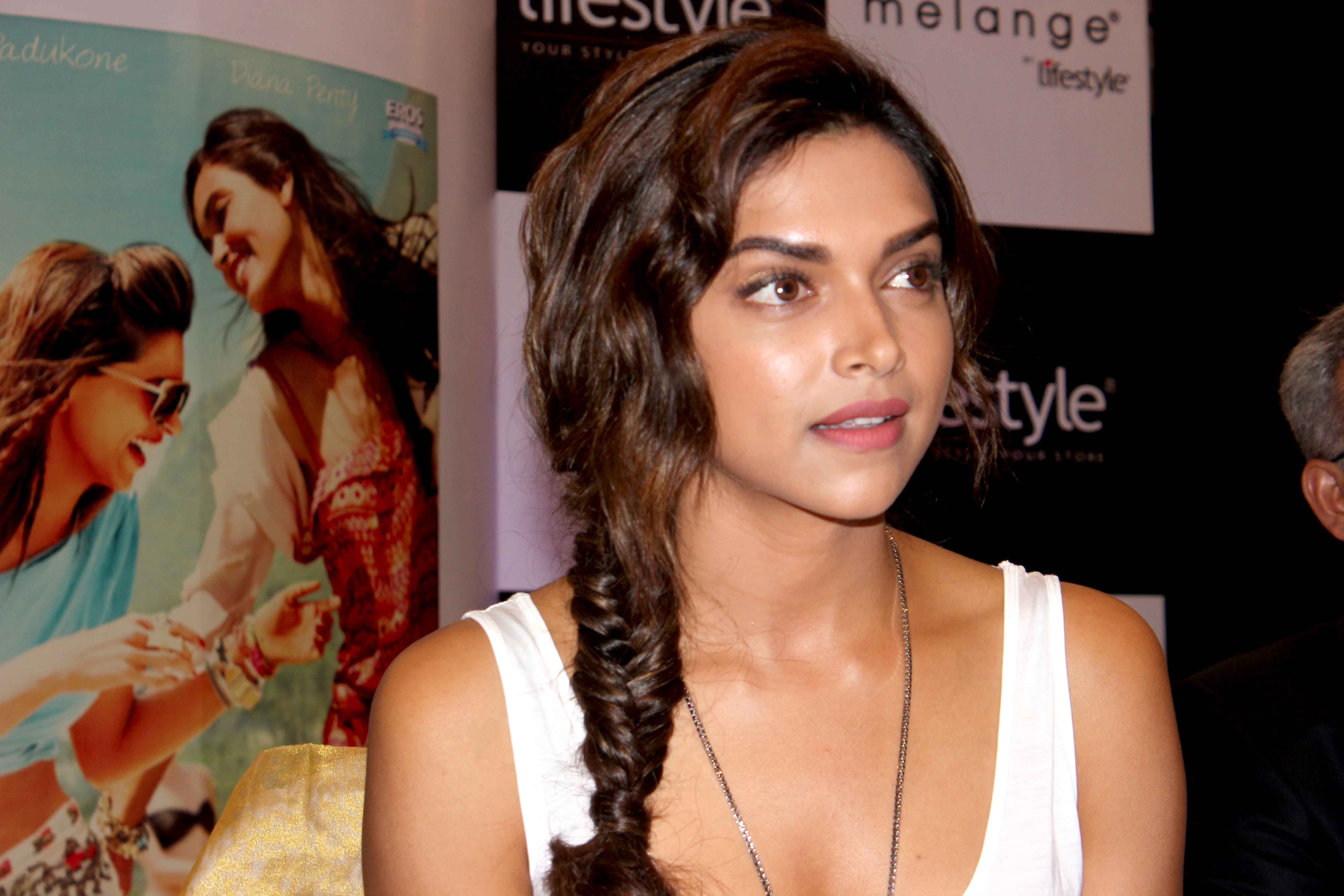 5184x3456 Deepika Padukone 5k Retina Ultra HD Wallpaper. Background