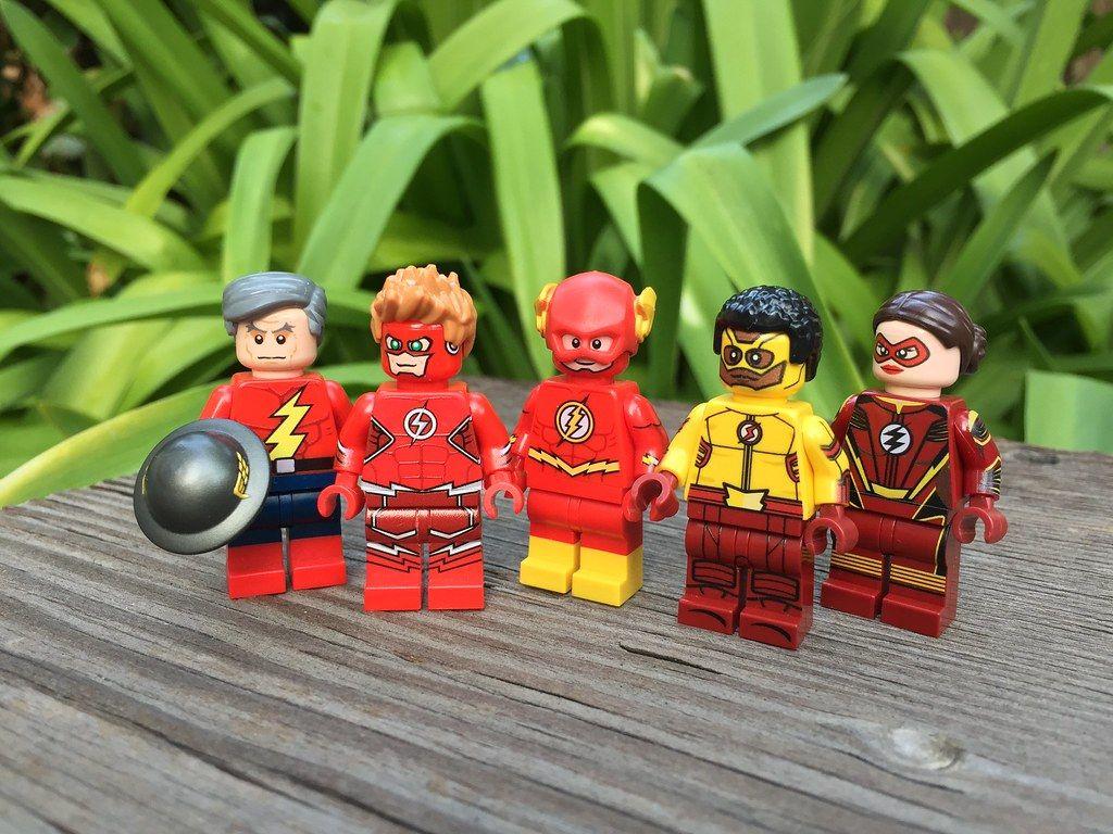 1024x768 Flash Wallpaper Family