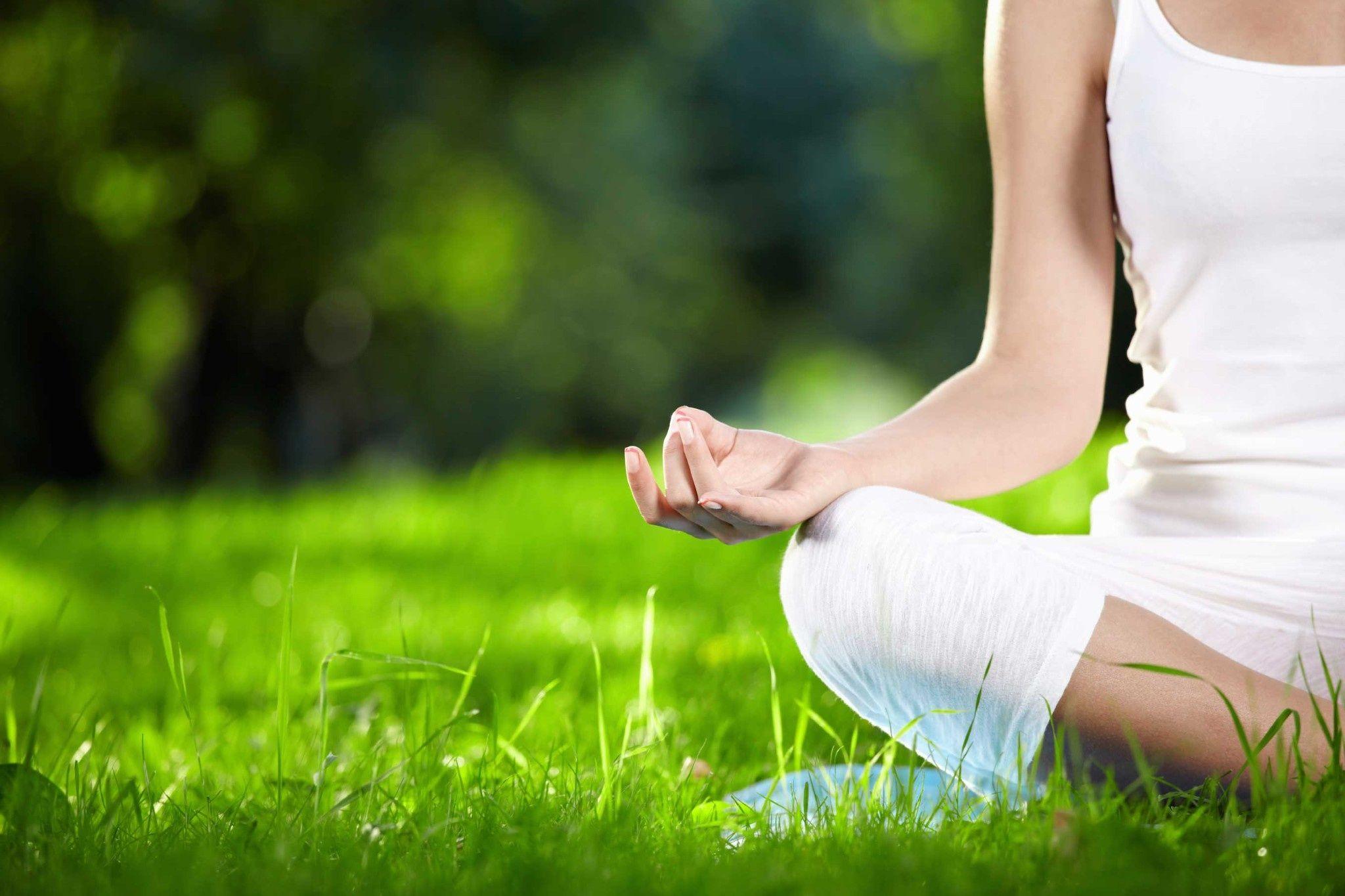 2048x1365 Yoga girl HD wallpaper