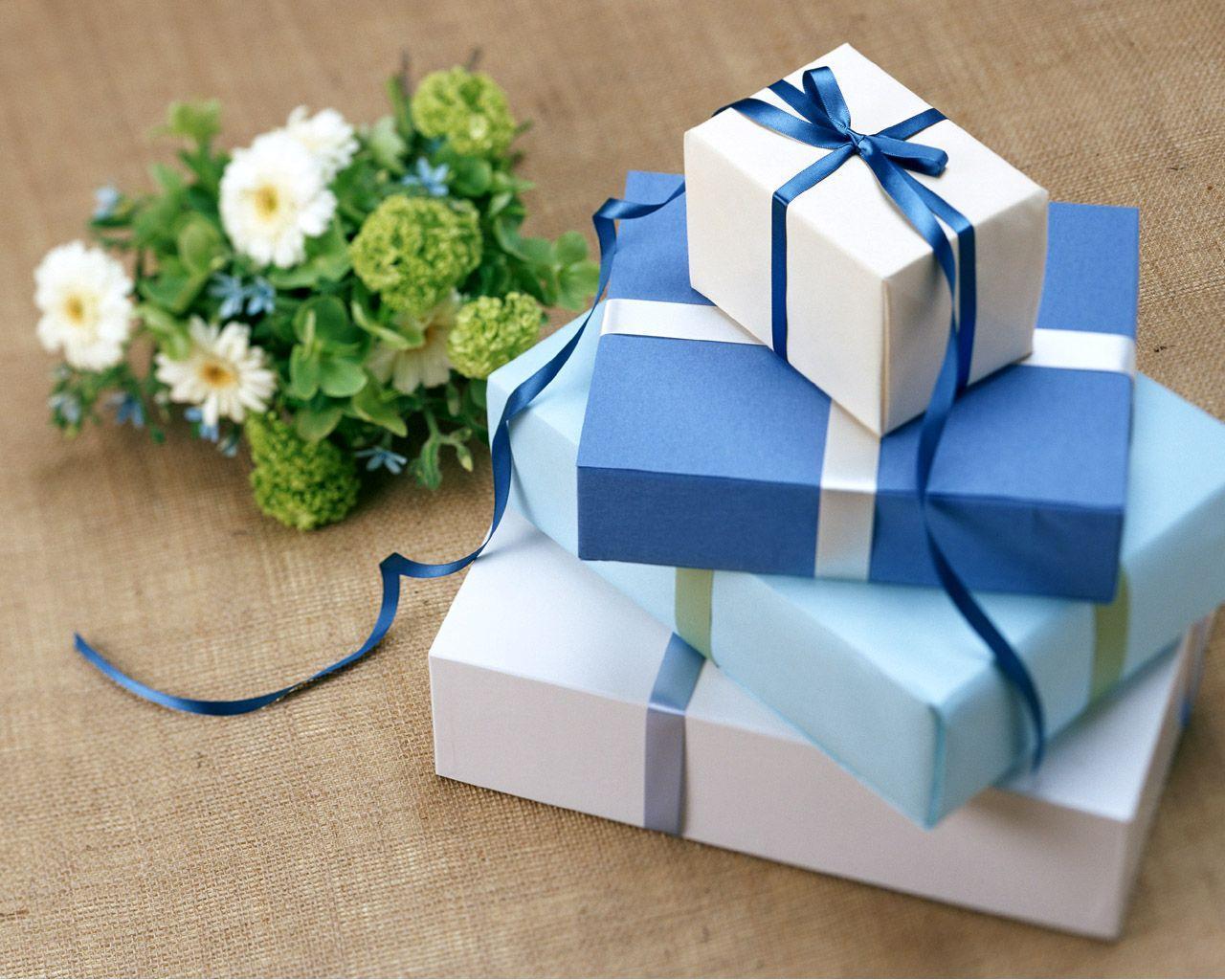 1280x1024 Gifts Wallpaper