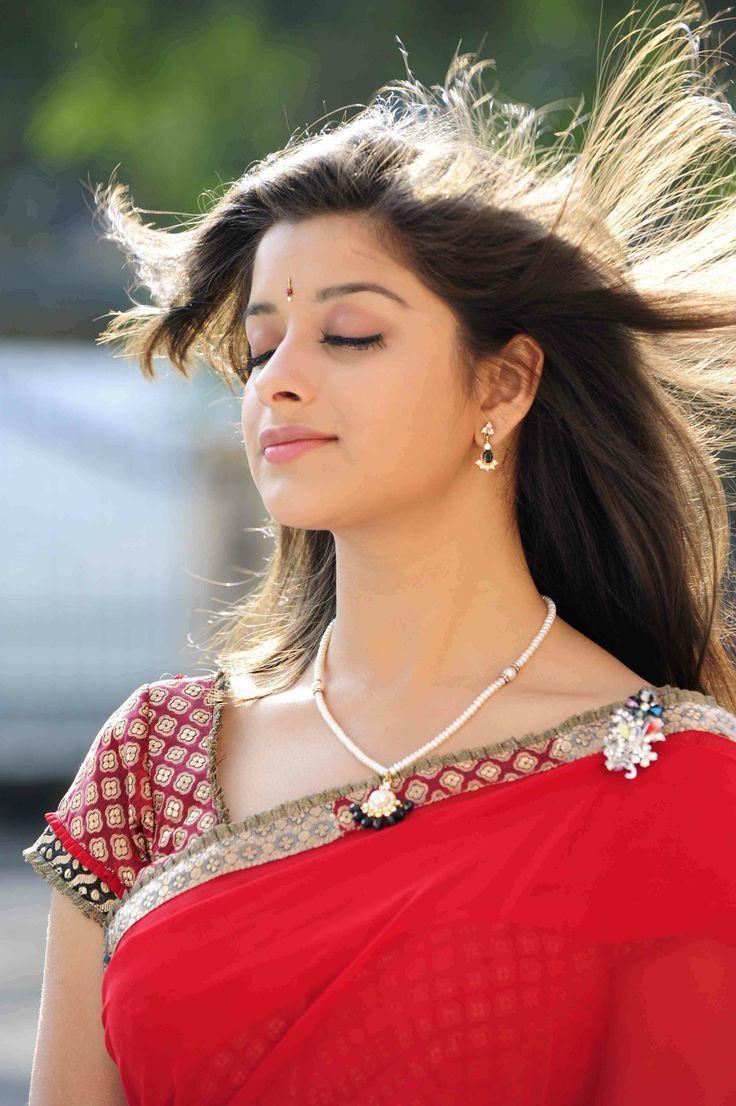 736x1106 South Indian Girl Wallpaper