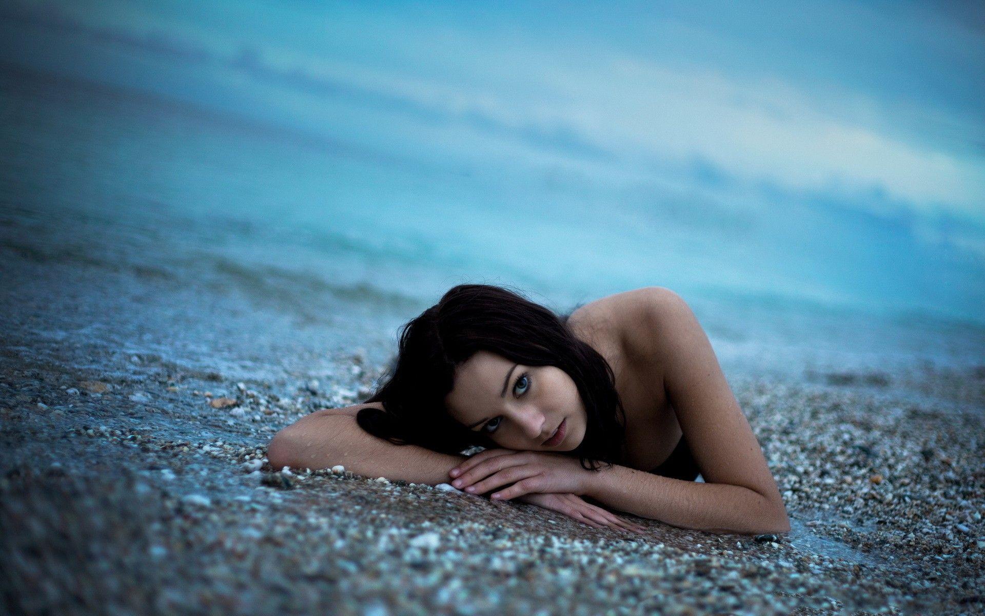 1920x1200 women, beach girls wallpaper