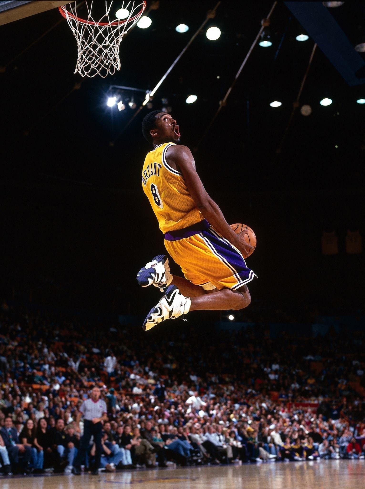 [LETTER3 5] Kobe Bryant Dunk Pics