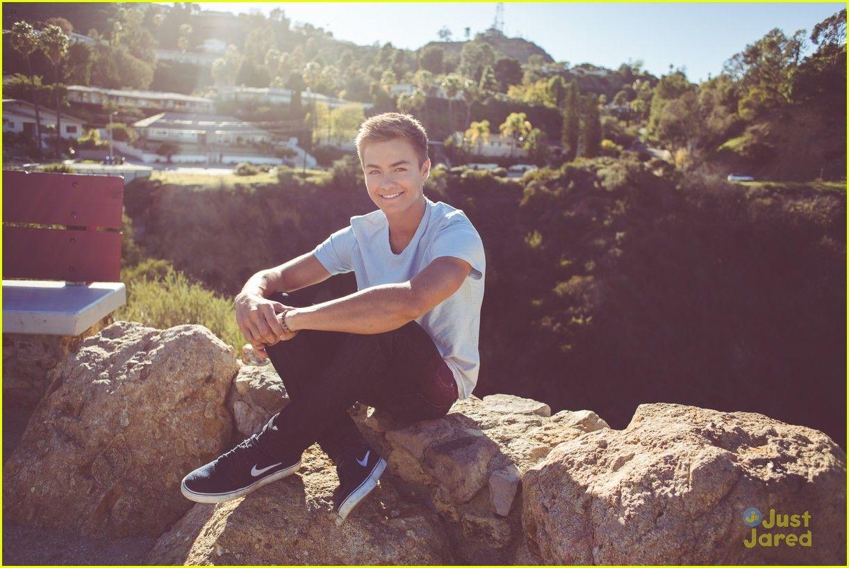 1222x817 Peyton Meyer Dishes on Lucas & Riley's Relationship on 'Girl