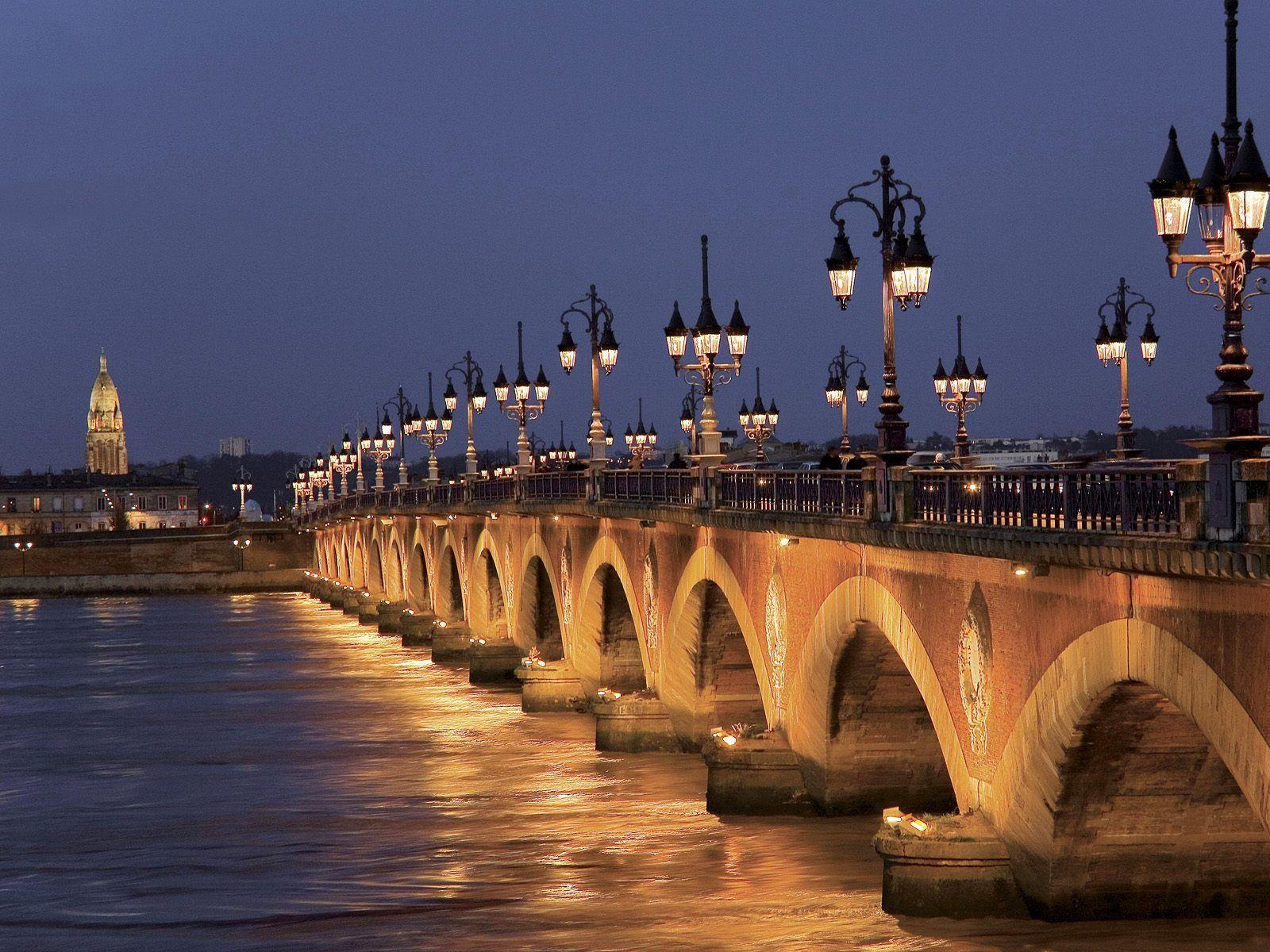 1600x1200 Bordeaux Wallpaper