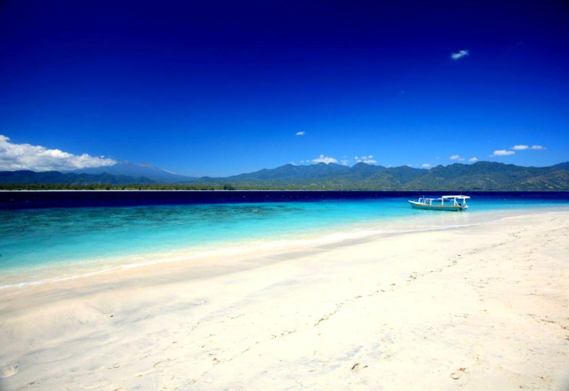 Lombok Wallpapers - Top Free Lombok Backgrounds - WallpaperAccess