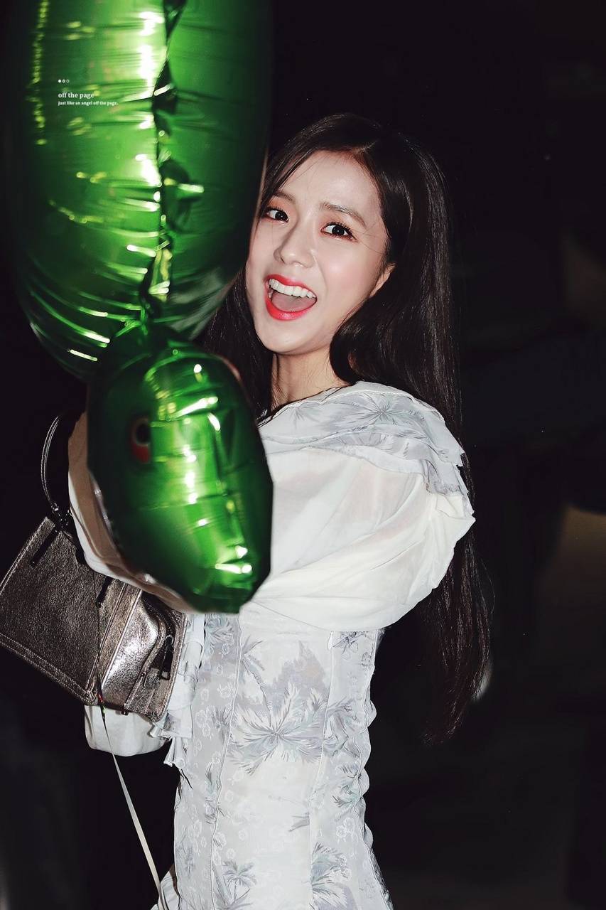 853x1280 Kim Jisoo wallpaper