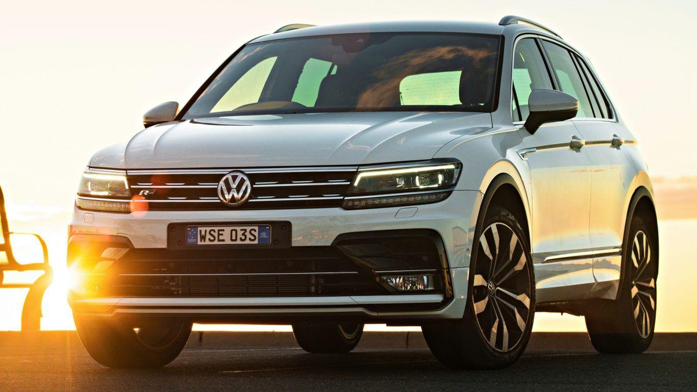 1366x768 Volkswagen Tiguan Rear Wallpaper