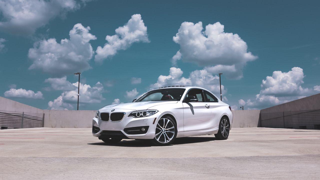 1280x720 Download wallpaper 1280x720 bmw 5 series, bmw bmw, white