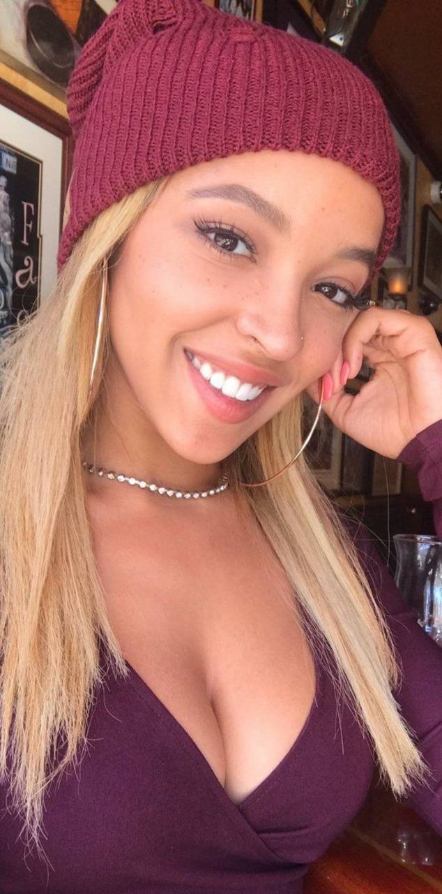 634x1280 Tinashe wallpaper