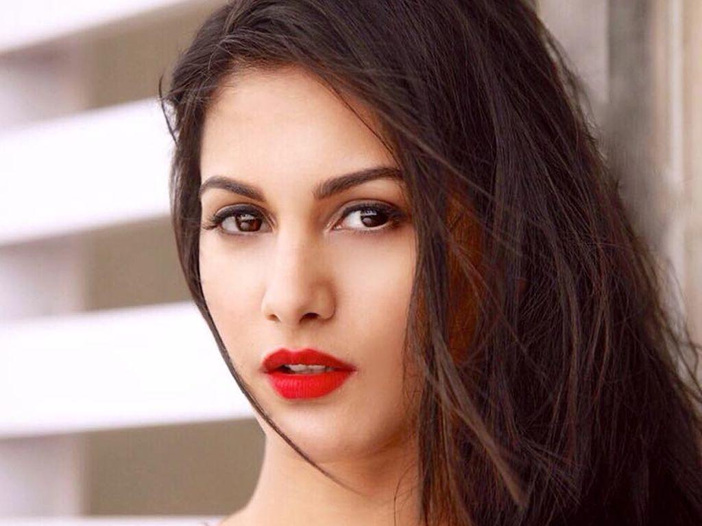 Amyra Dastur Wallpapers Top Free Amyra Dastur Backgrounds Images, Photos, Reviews