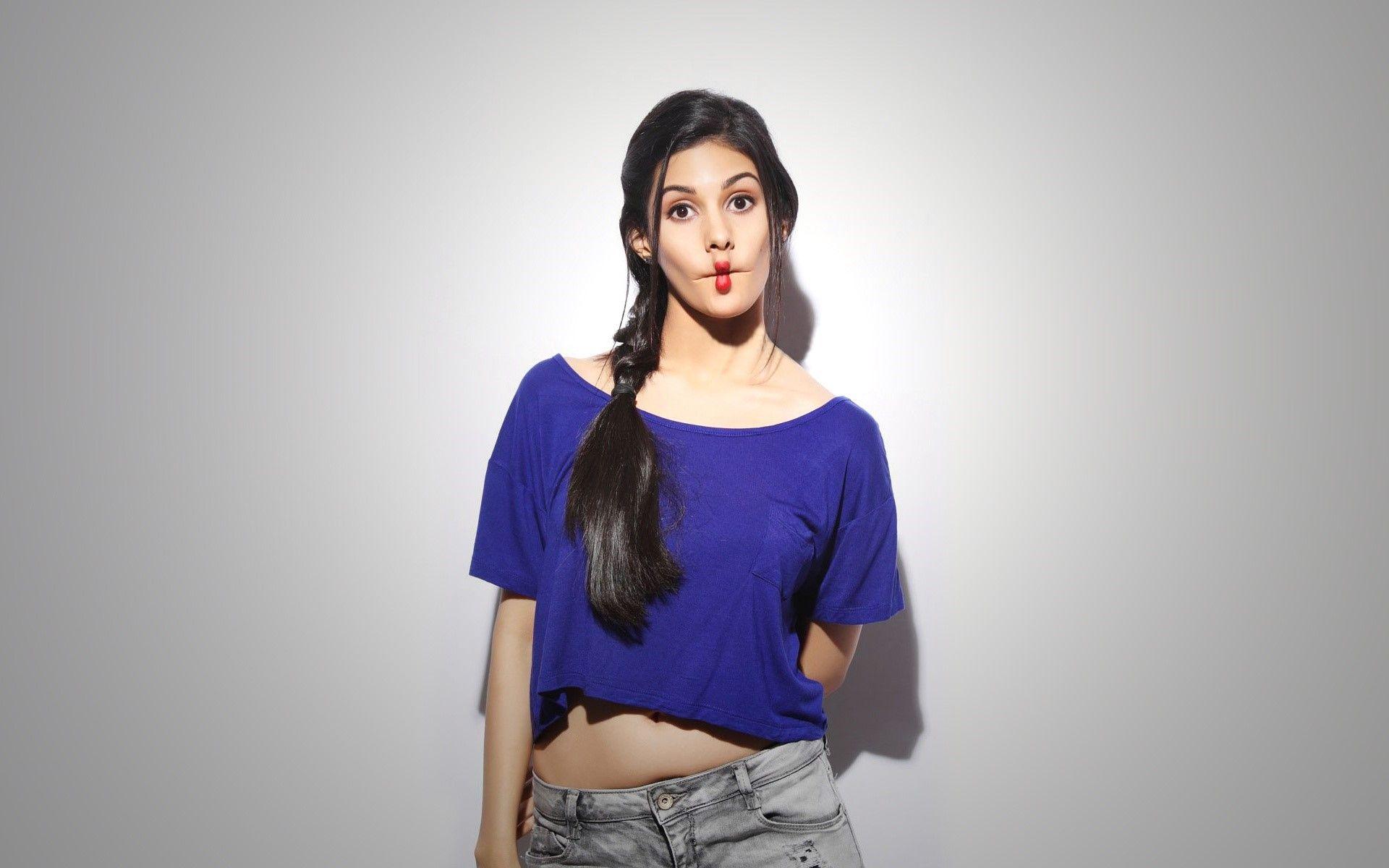 Amyra Dastur Wallpapers Top Free Amyra Dastur Backgrounds Wallpaperaccess