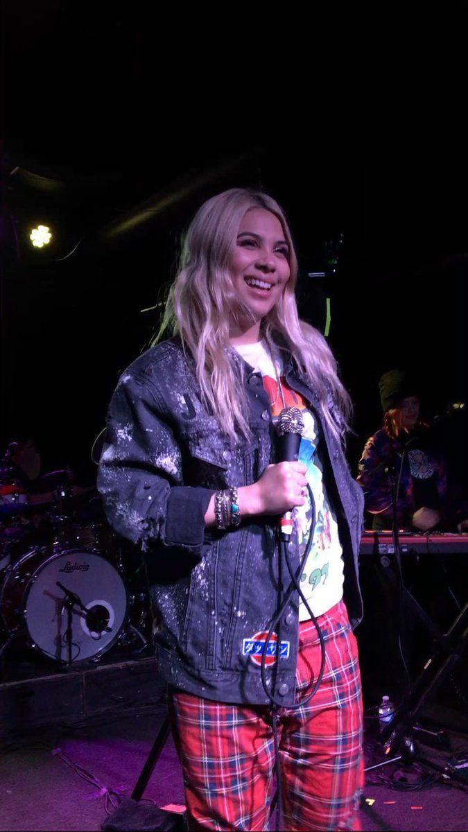 675x1200 hayley kiyoko pics