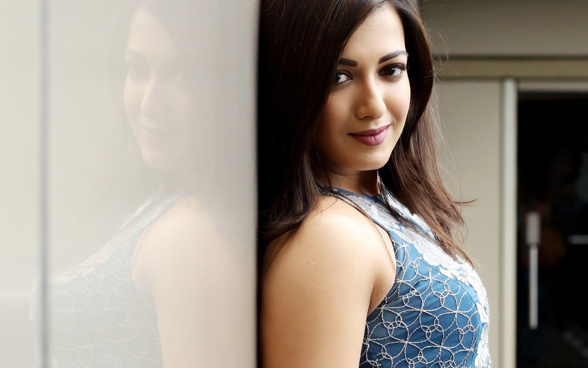 1920x1200 Catherine Tresa Indian Actress Portrait Photohoot