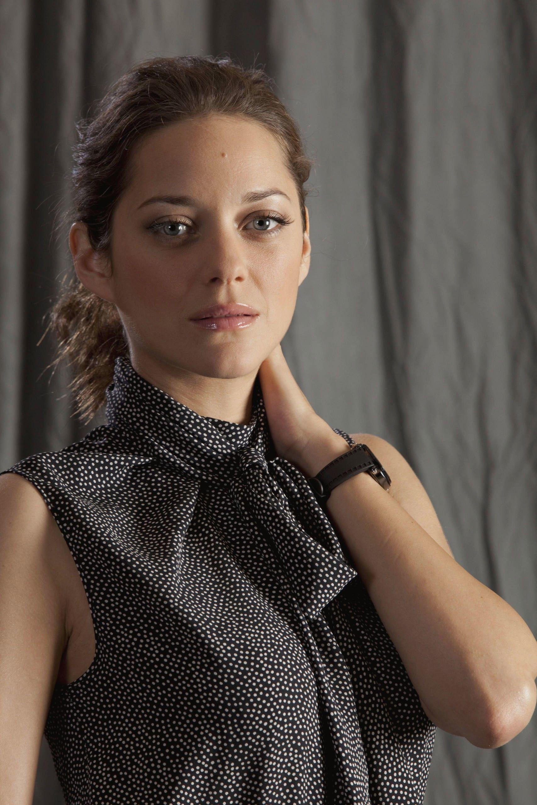 1707x2560 Marion Cotillard Wallpaper