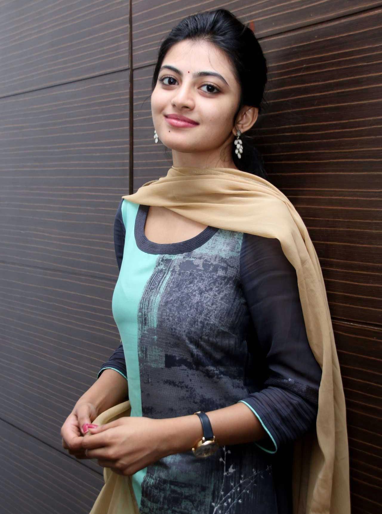 1280x1724 Anandhi HD Wallpaper for Android