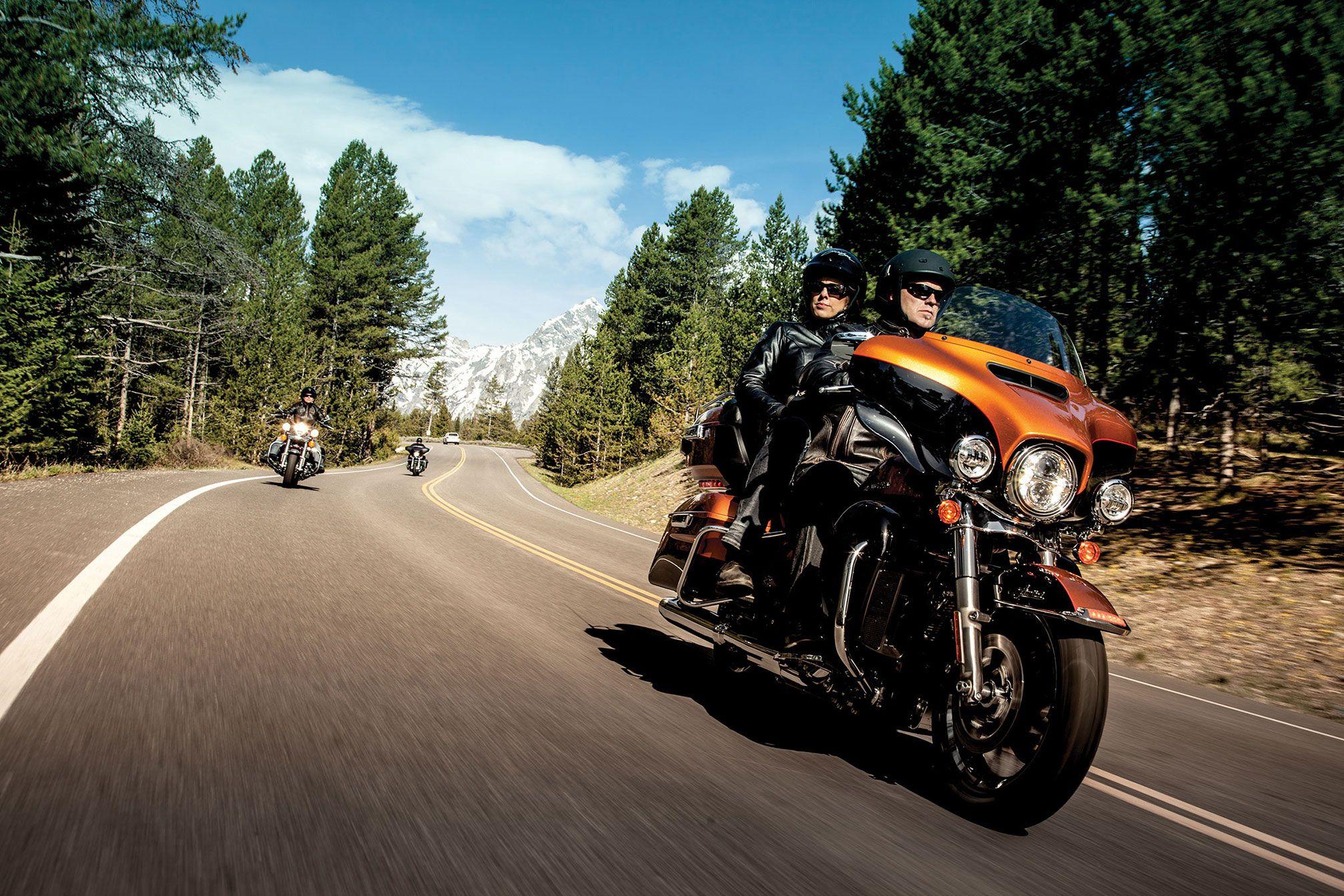 2014x1343 Harley Davidson FLHTK Electra Glide Ultra Limited wallpaper