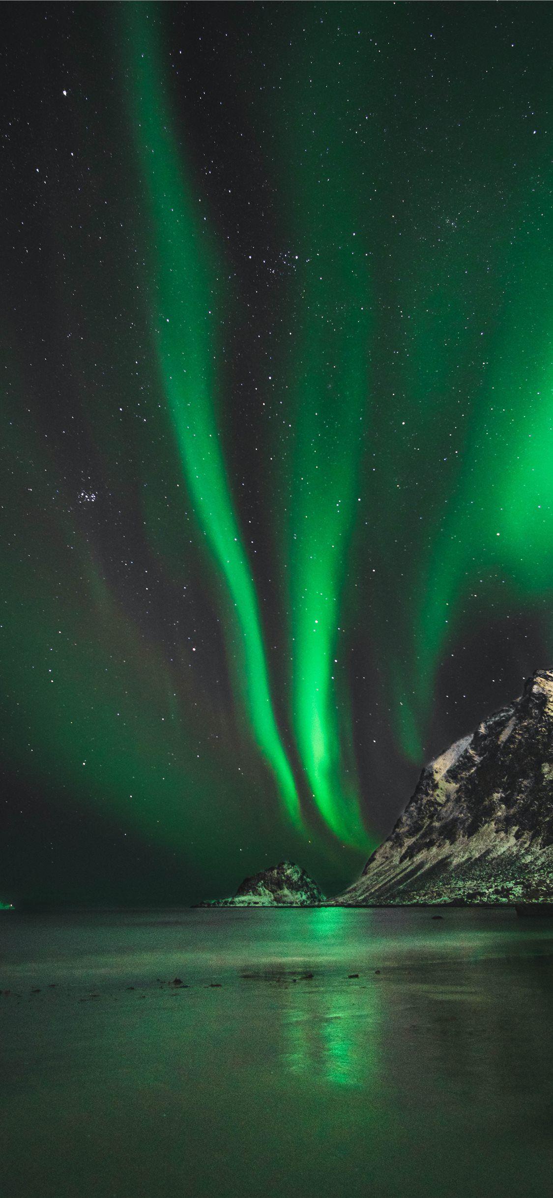 1125x2436 Wallpaper iPhone Full HD Aurora Borealis