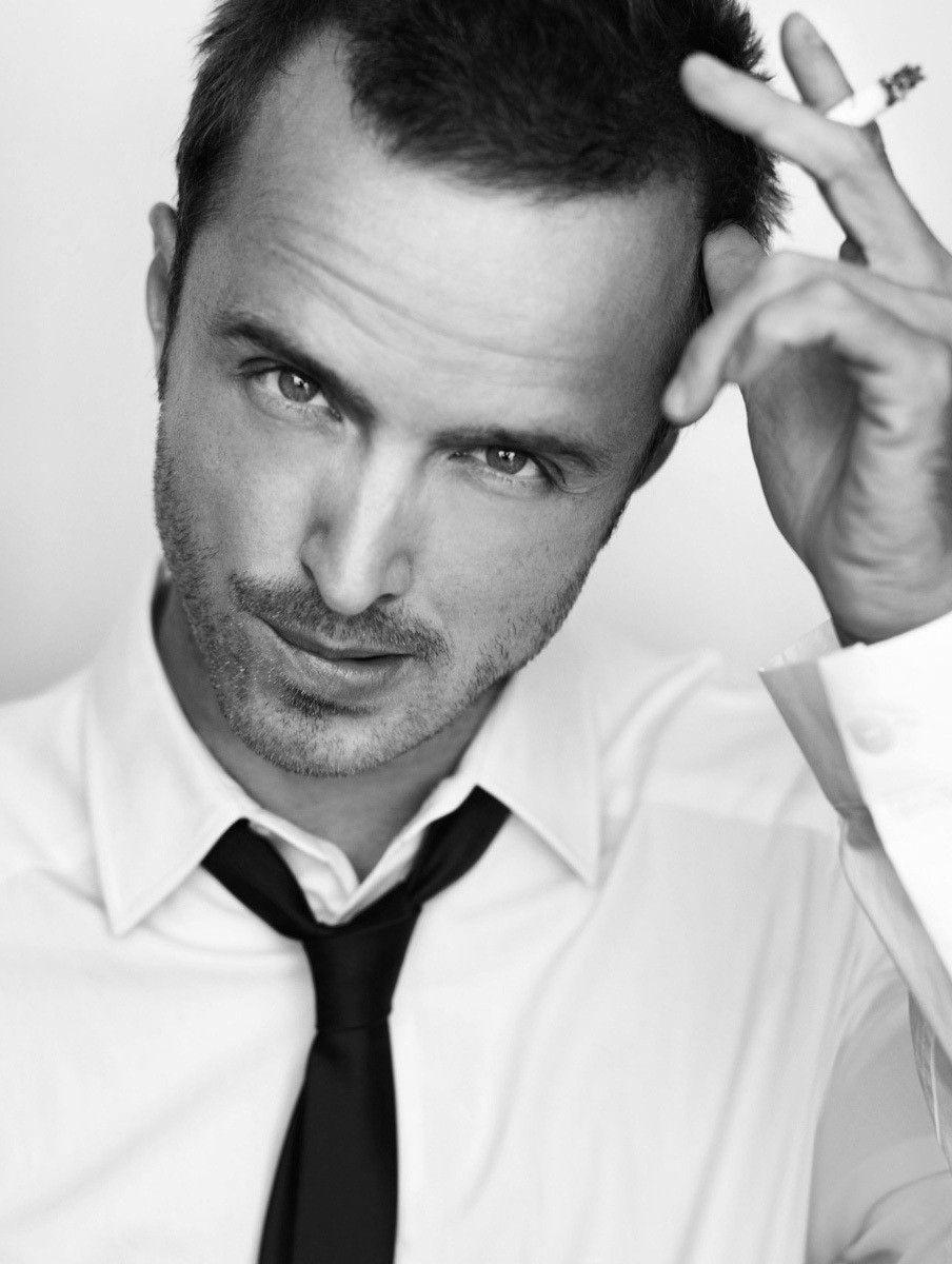 904x1200 Aaron Paul studio portrait Jesse Pinkman from Breaking Bad
