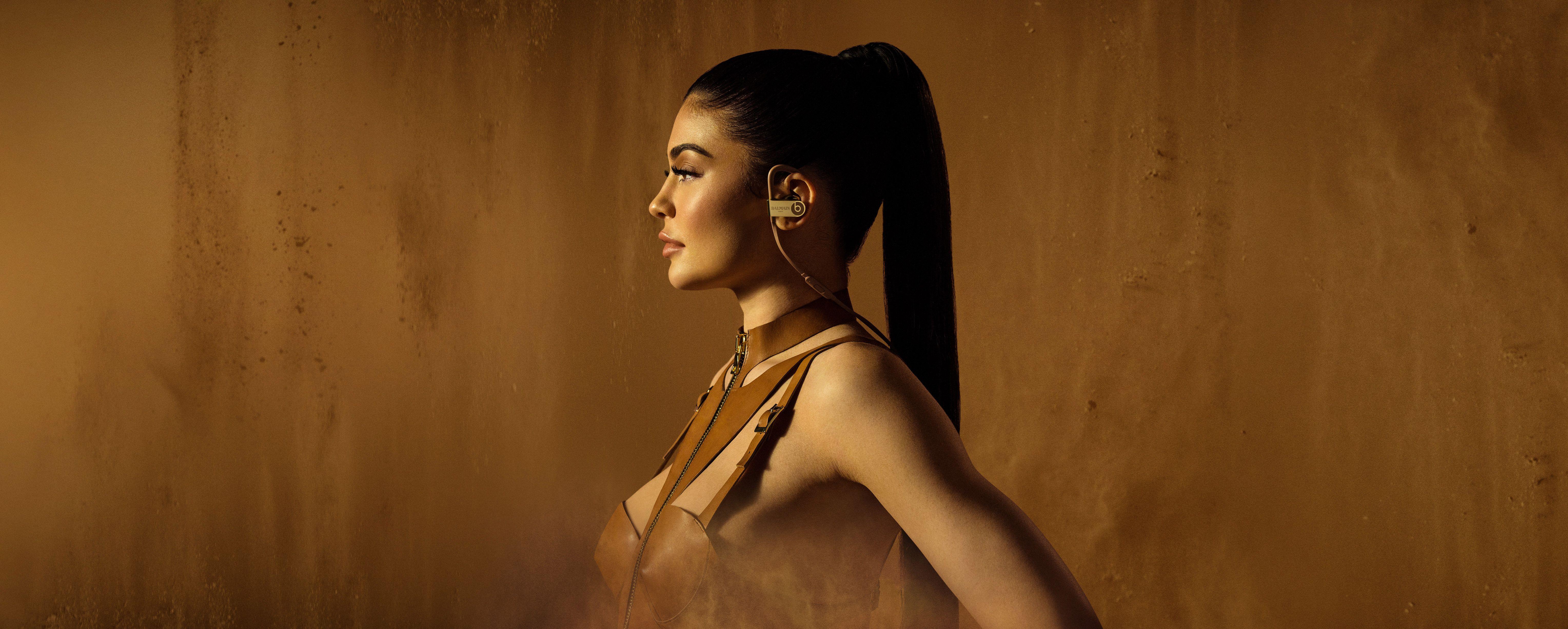 6113x2456 Kyliejenner Balmain 5k 1366x768 Resolution HD 4k