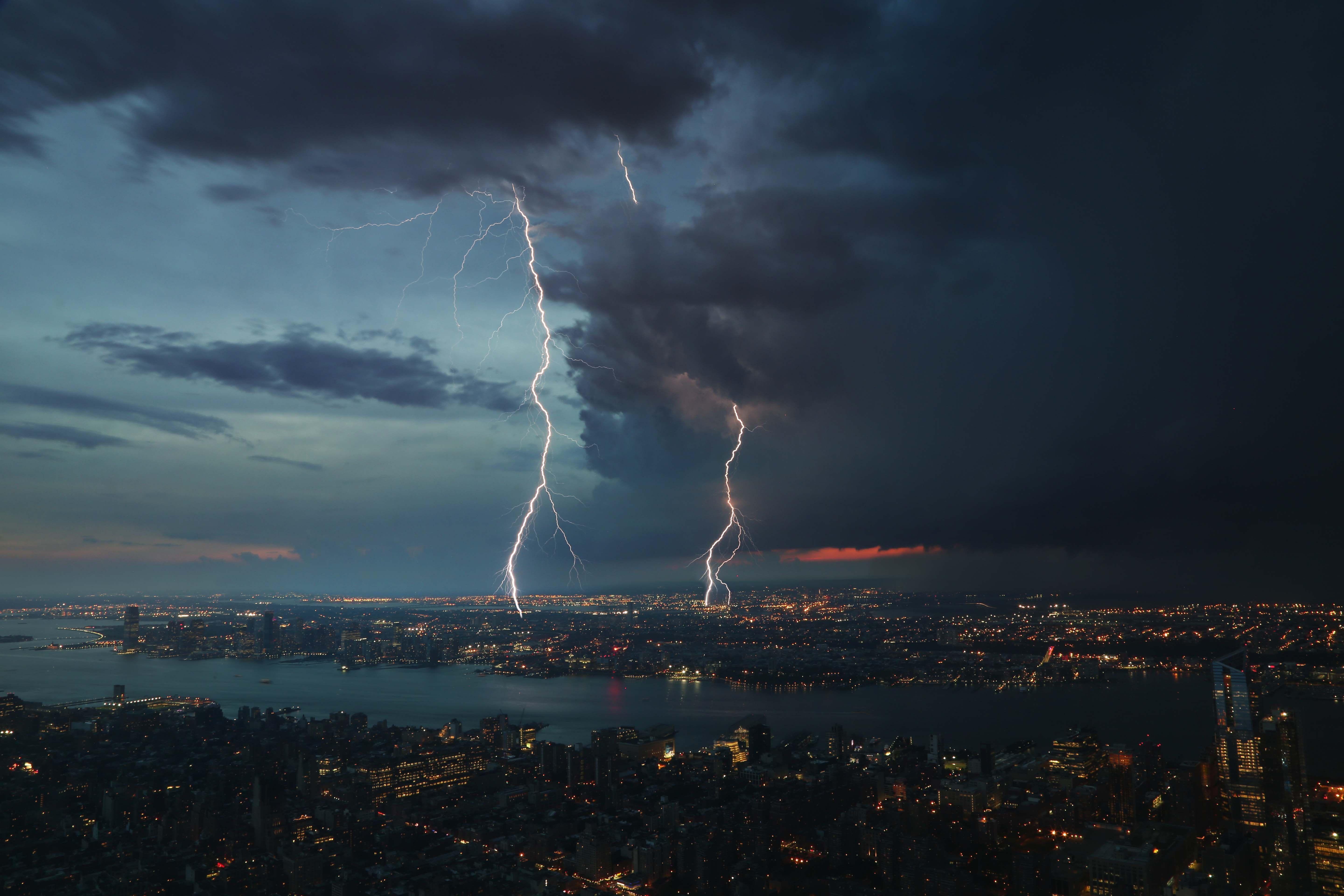 5760x3840 5760x3840 #global warming, #storm, #city, #lights