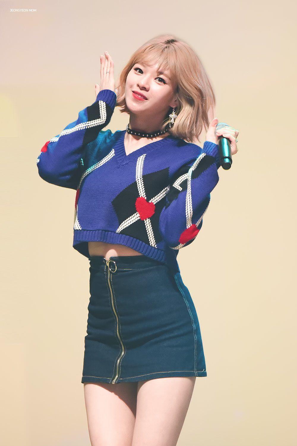 Twice Jeongyeon Wallpapers Top Free Twice Jeongyeon Backgrounds Wallpaperaccess 