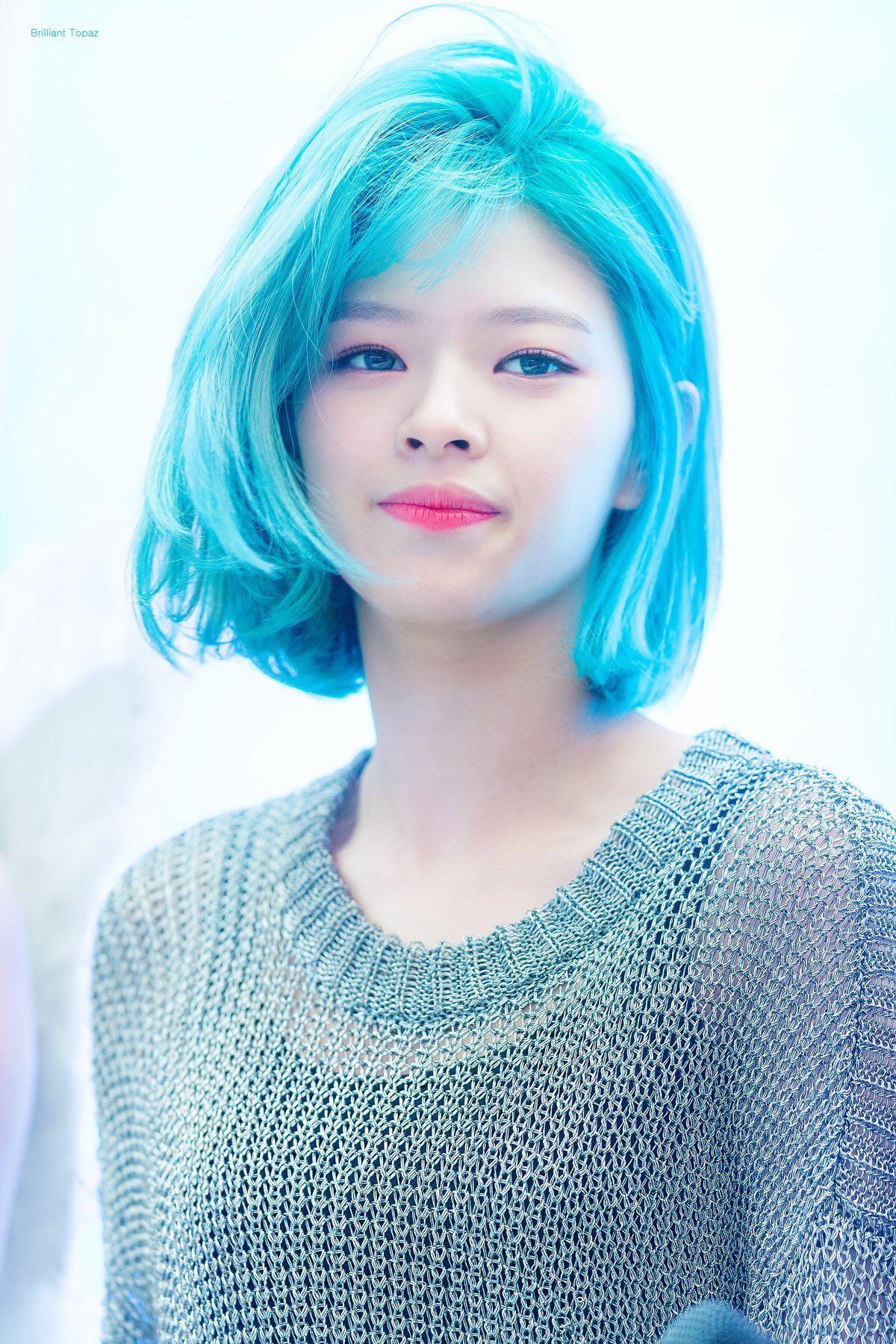 Twice Jeongyeon Wallpapers Top Free Twice Jeongyeon Backgrounds Wallpaperaccess