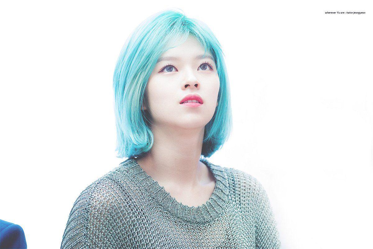 1200x800 Literally Just 60 Photo Of TWICE Jeongyeon's Bright Blue Hair