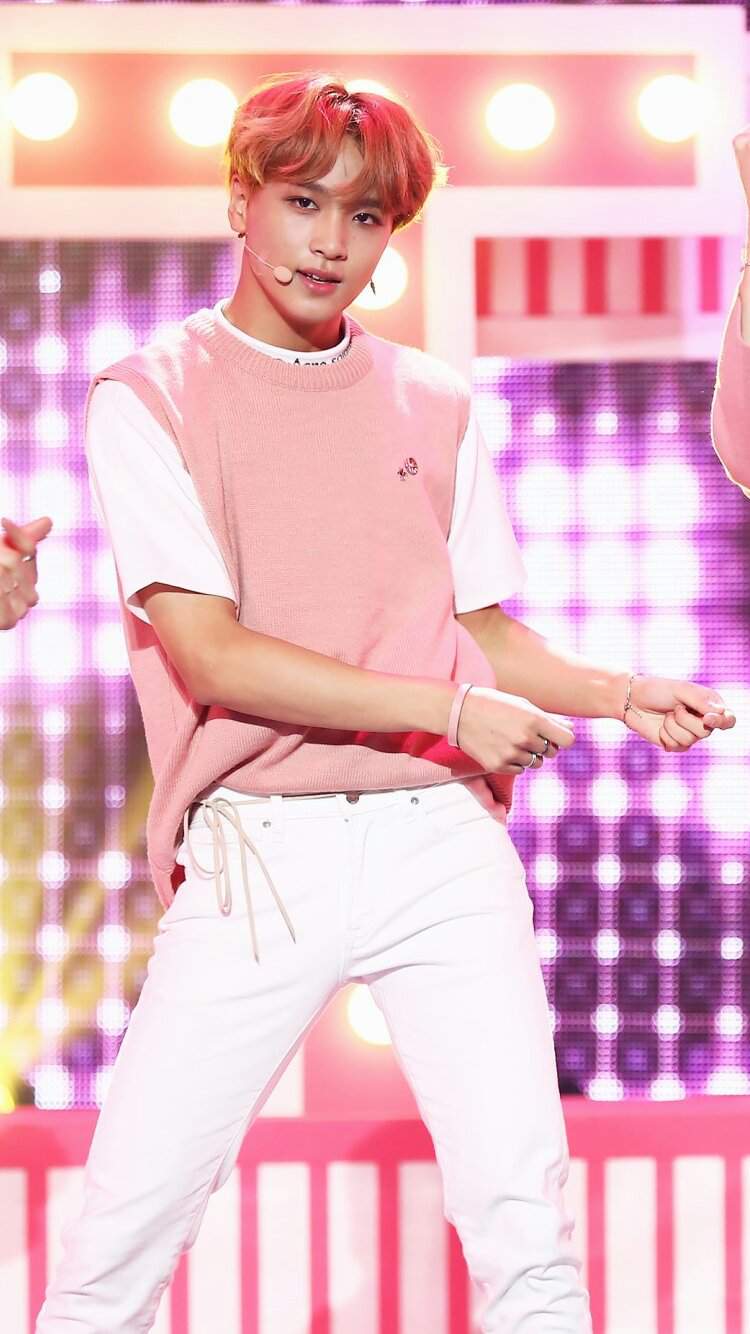 750x1334 Haechan wallpaper. NCT (엔시티) Amino