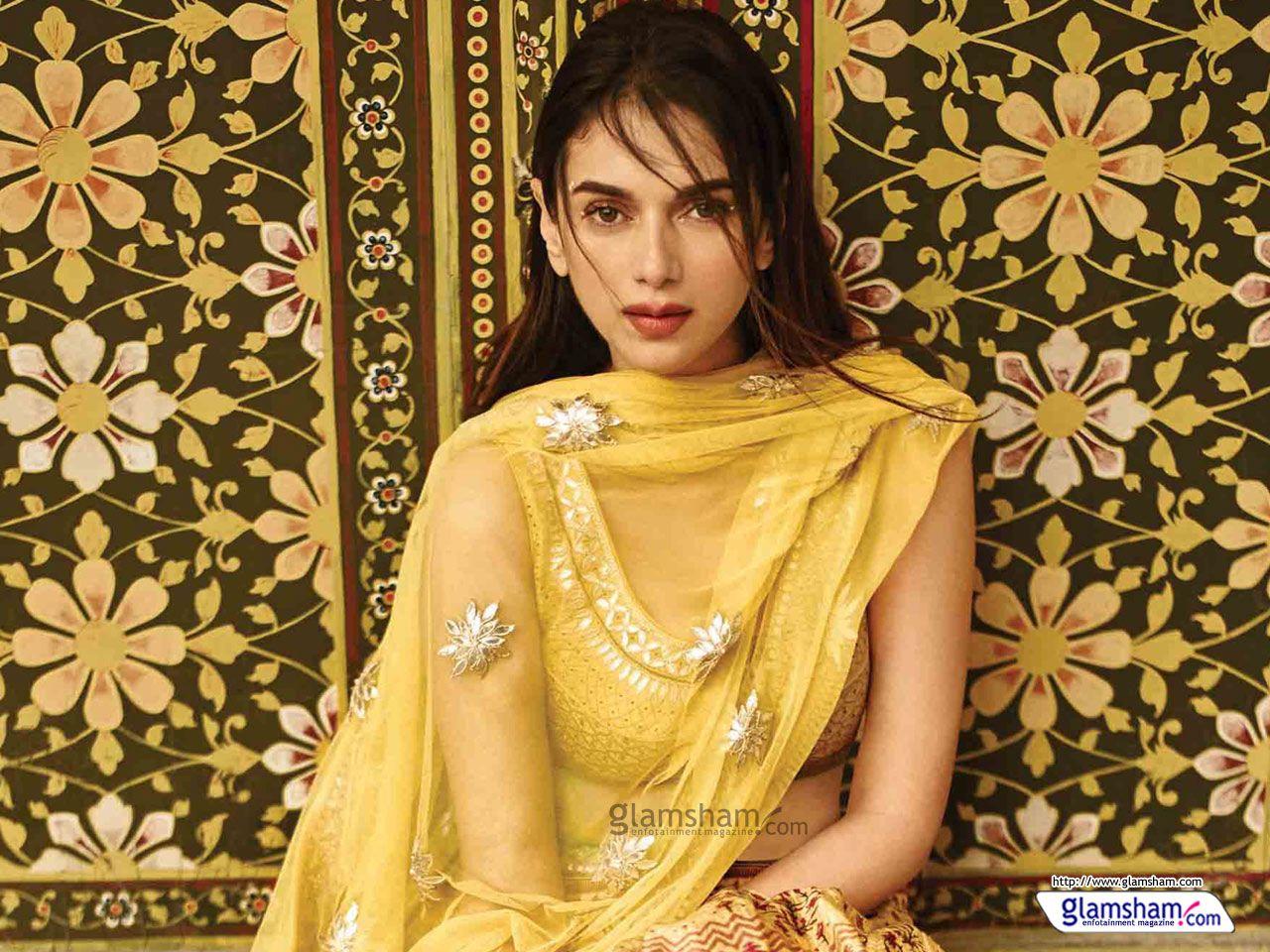 1280x960 Gorgeous Aditi Rao Hydari in ethnic high resolution image