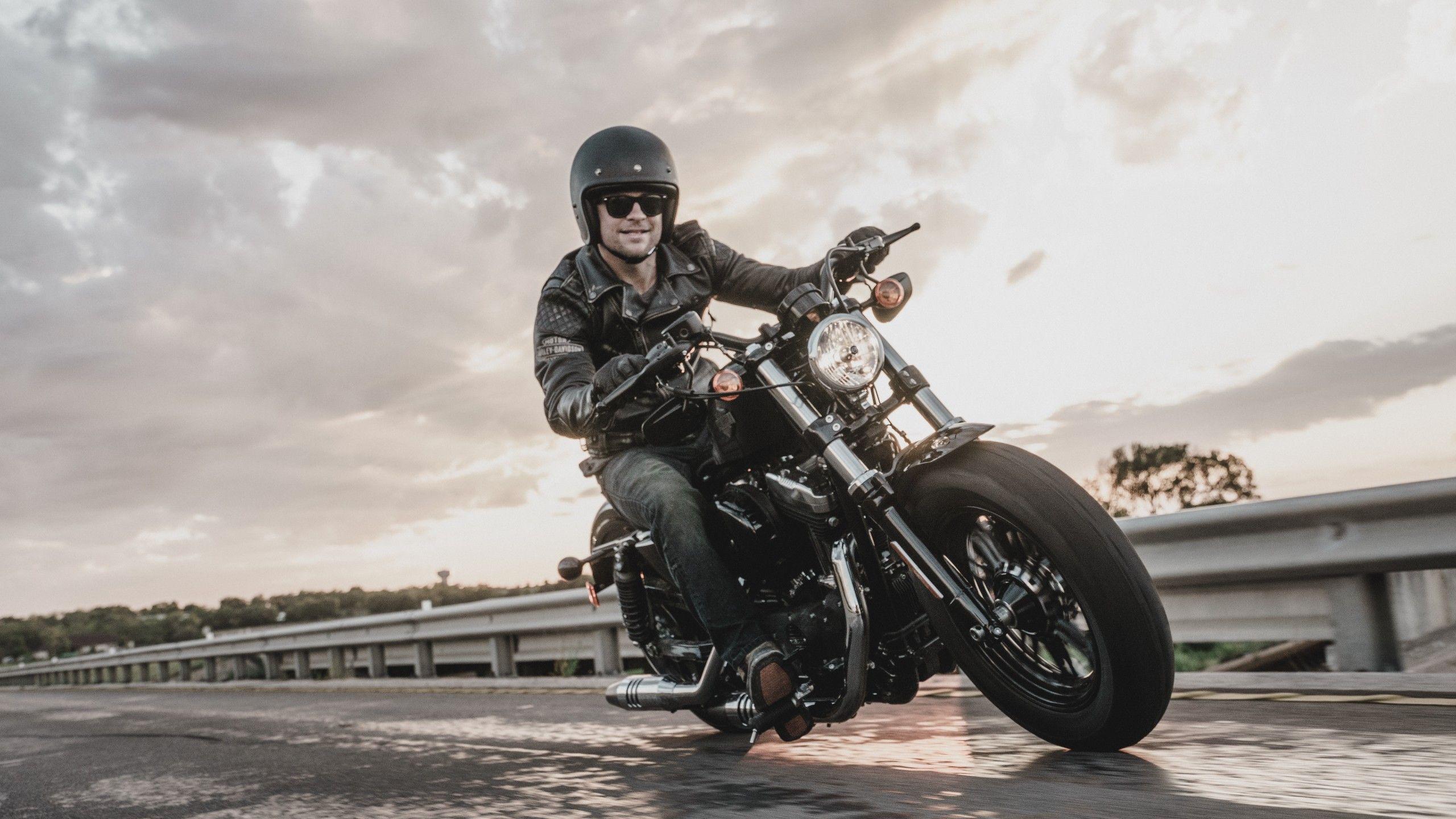2560x1440 Wallpaper Harley Davidson Iron black, bike year 2016