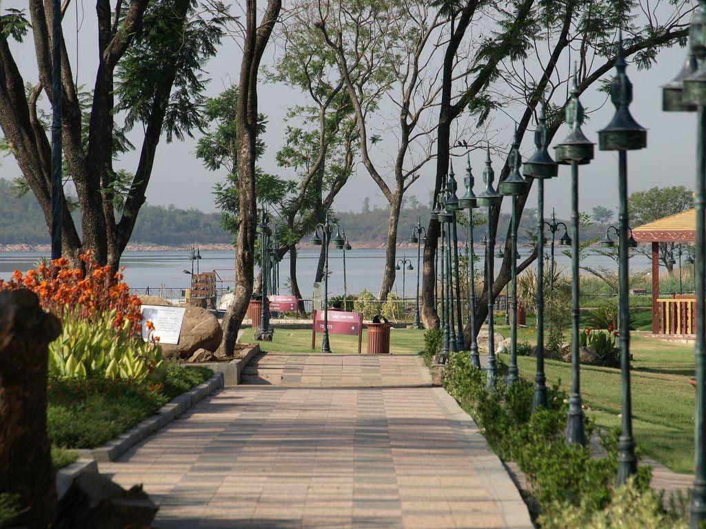 1024x768 Pakistani Tourism: Rawal Lake View Park Islamabad Wallpaper
