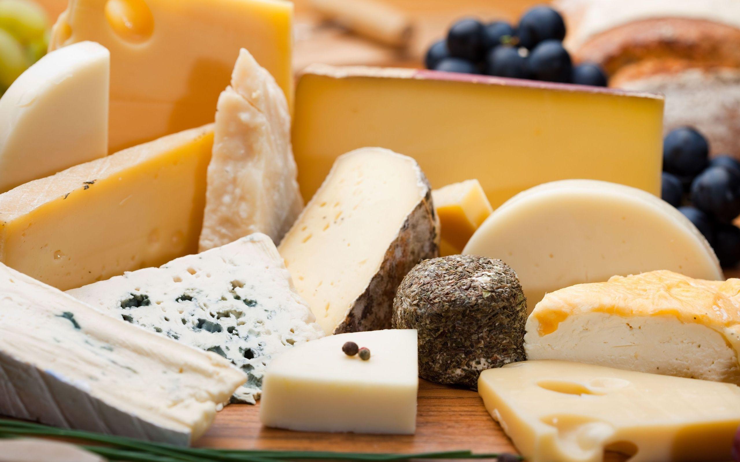2560x1600 Cheese Wallpaper 669.86 Kb