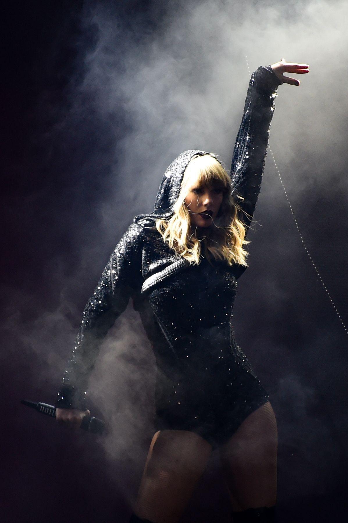 Taylor Swift Reputation Tour Wallpapers Top Free Taylor Swift Reputation Tour Backgrounds 1584