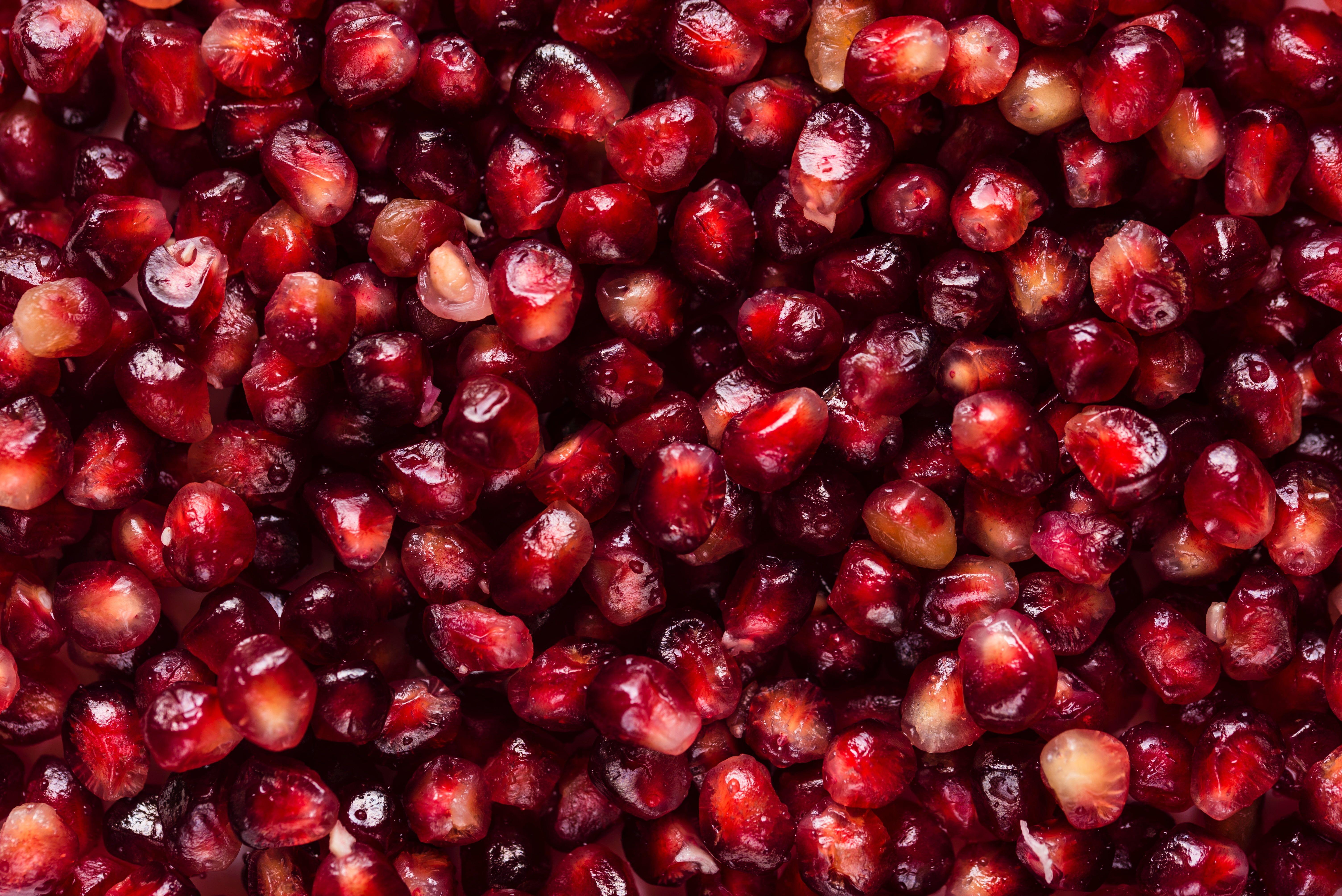 6016x4016 Bunch of rasins, Pomegranate, Fruit, Berries HD wallpaper
