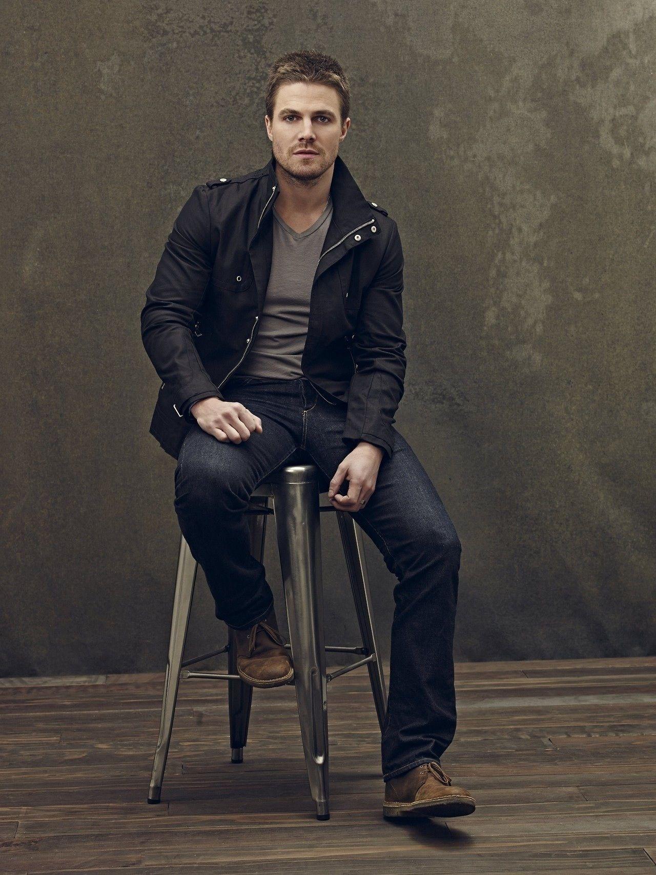 1280x1707 Stephen Amell Wallpaper High Quality