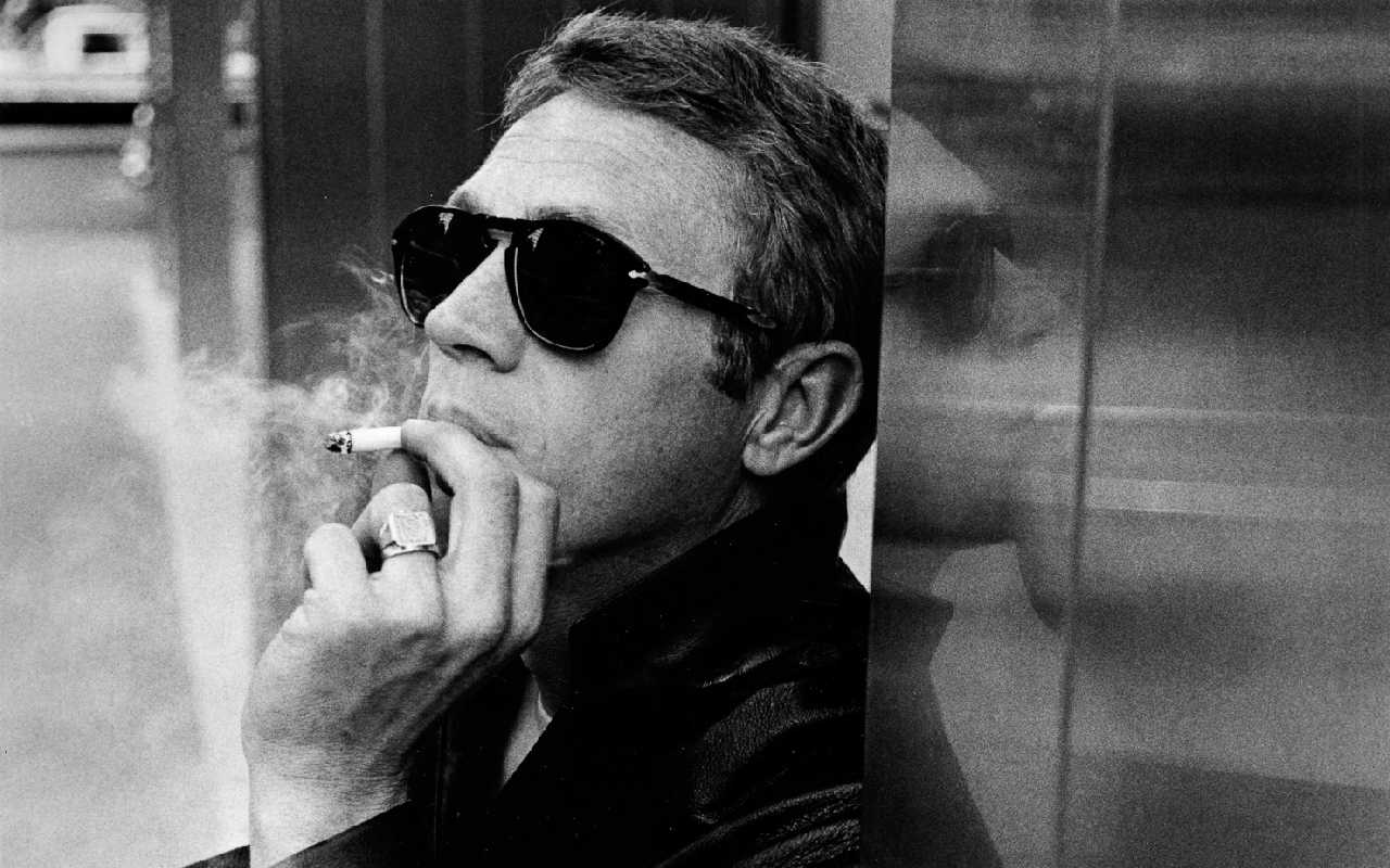 1280x800 Steve McQueen Smoking Cigarette Desktop Wallpaper