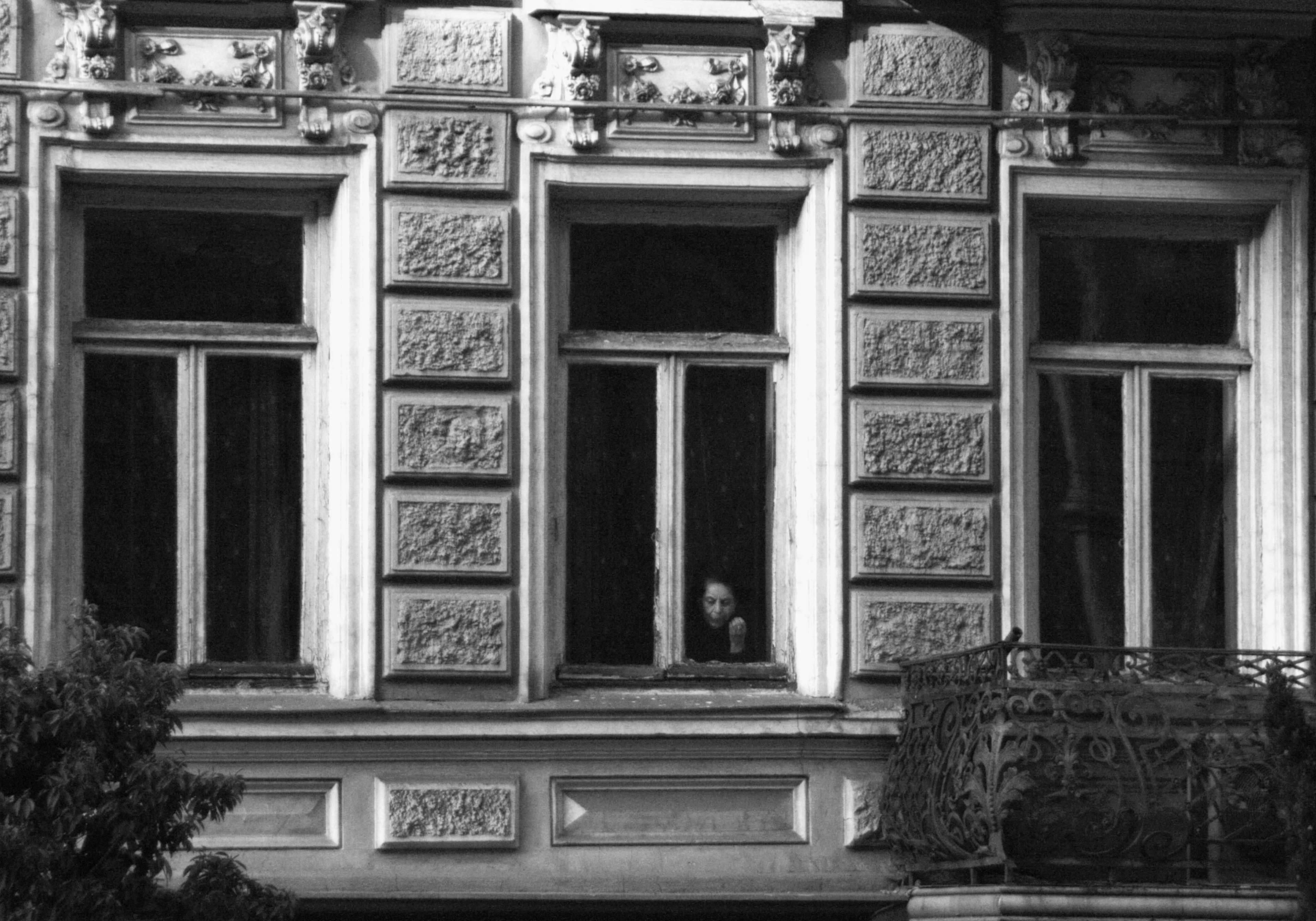 3840x2687 architect, balcony, city, documentary, old, tbilisi, waiting