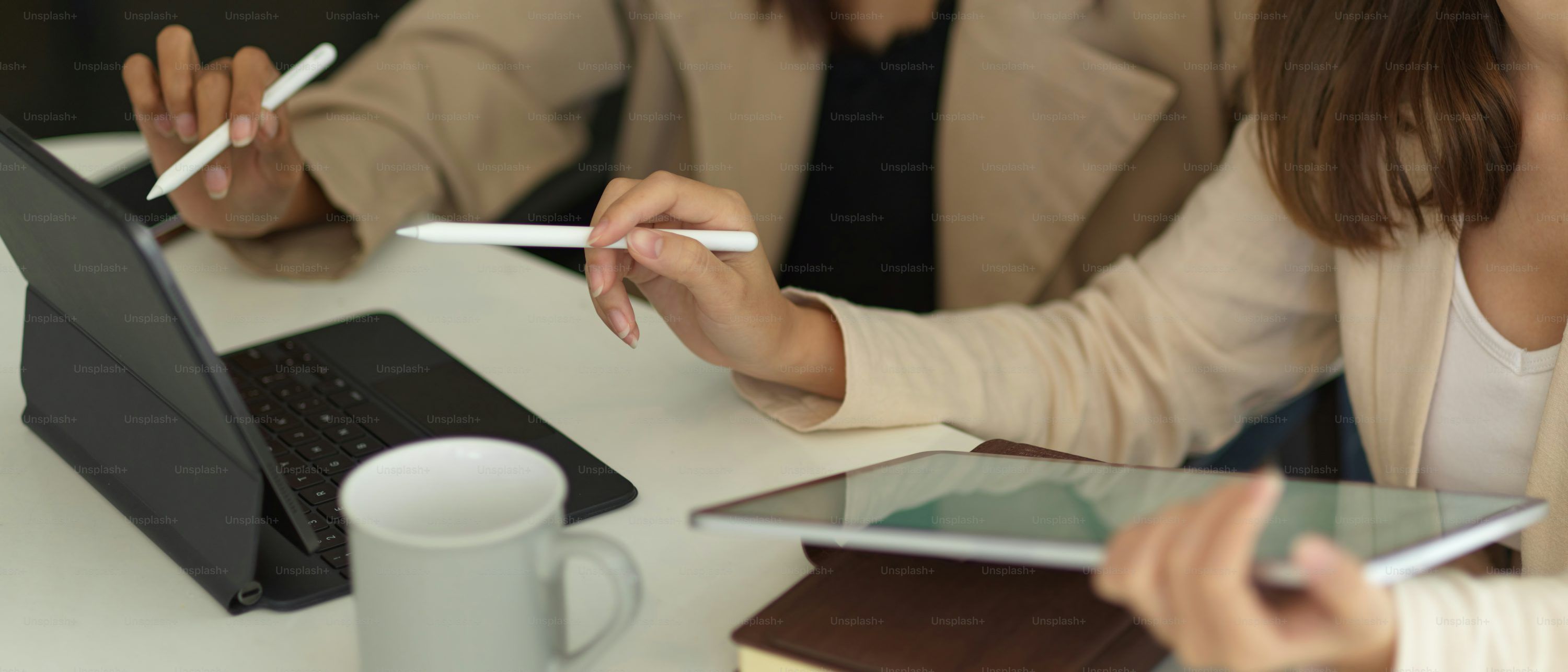 3000x1286 Consulting Picture. Download