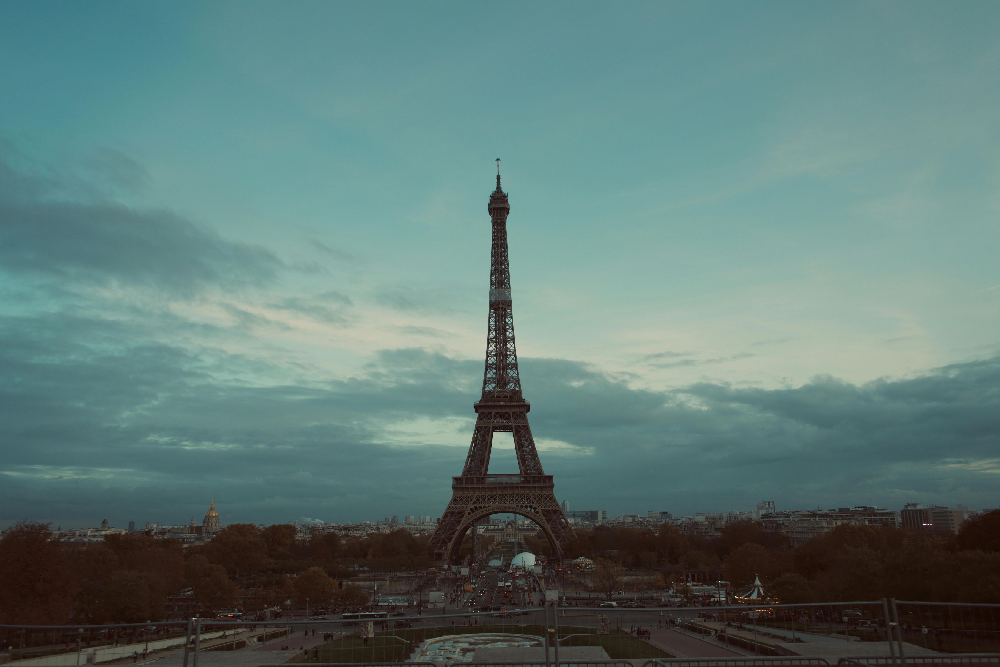 3300x2200 Cloudy Paris Eiffel Tower