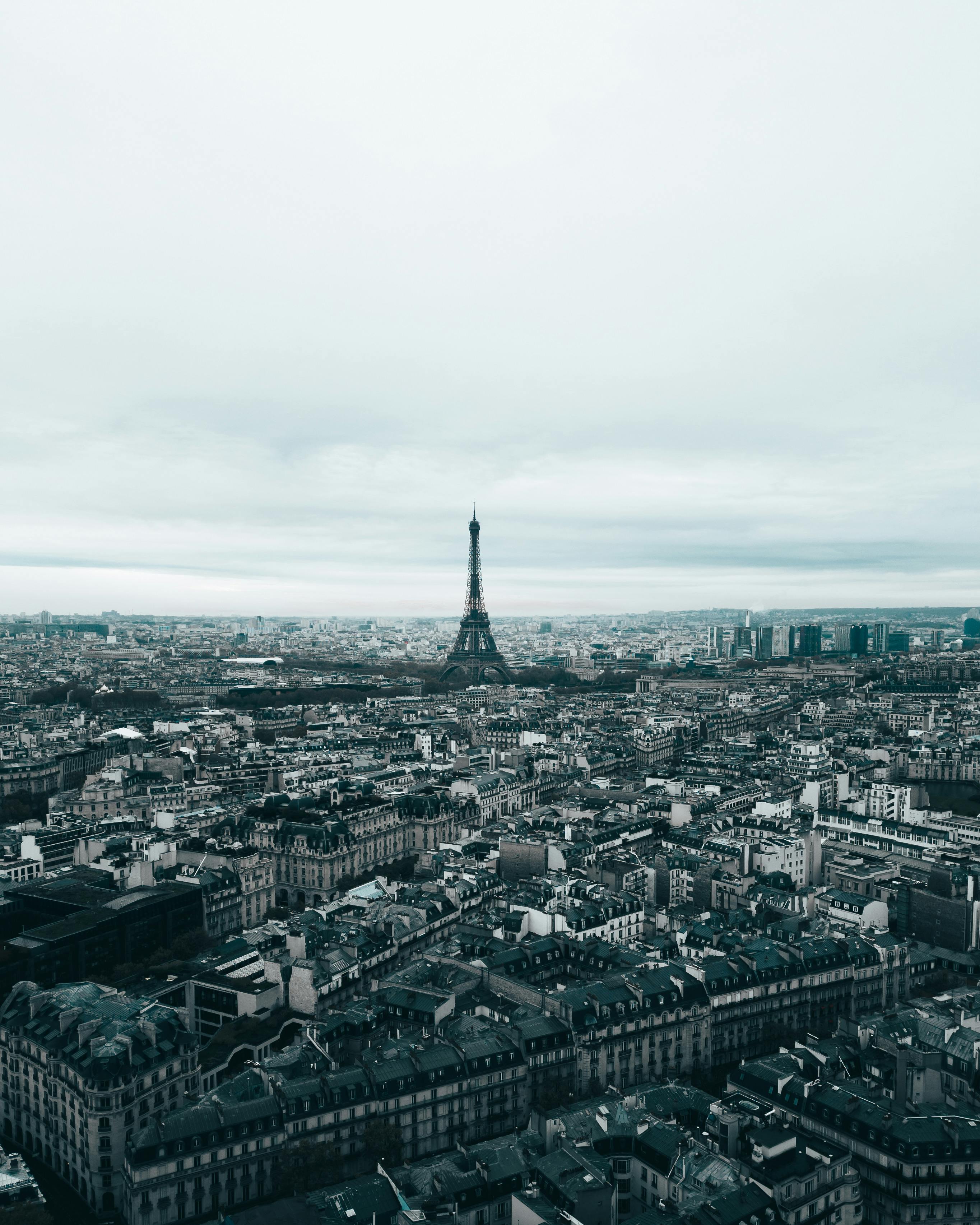 2729x3411 Eiffel Tower in Paris Cityscape · Free