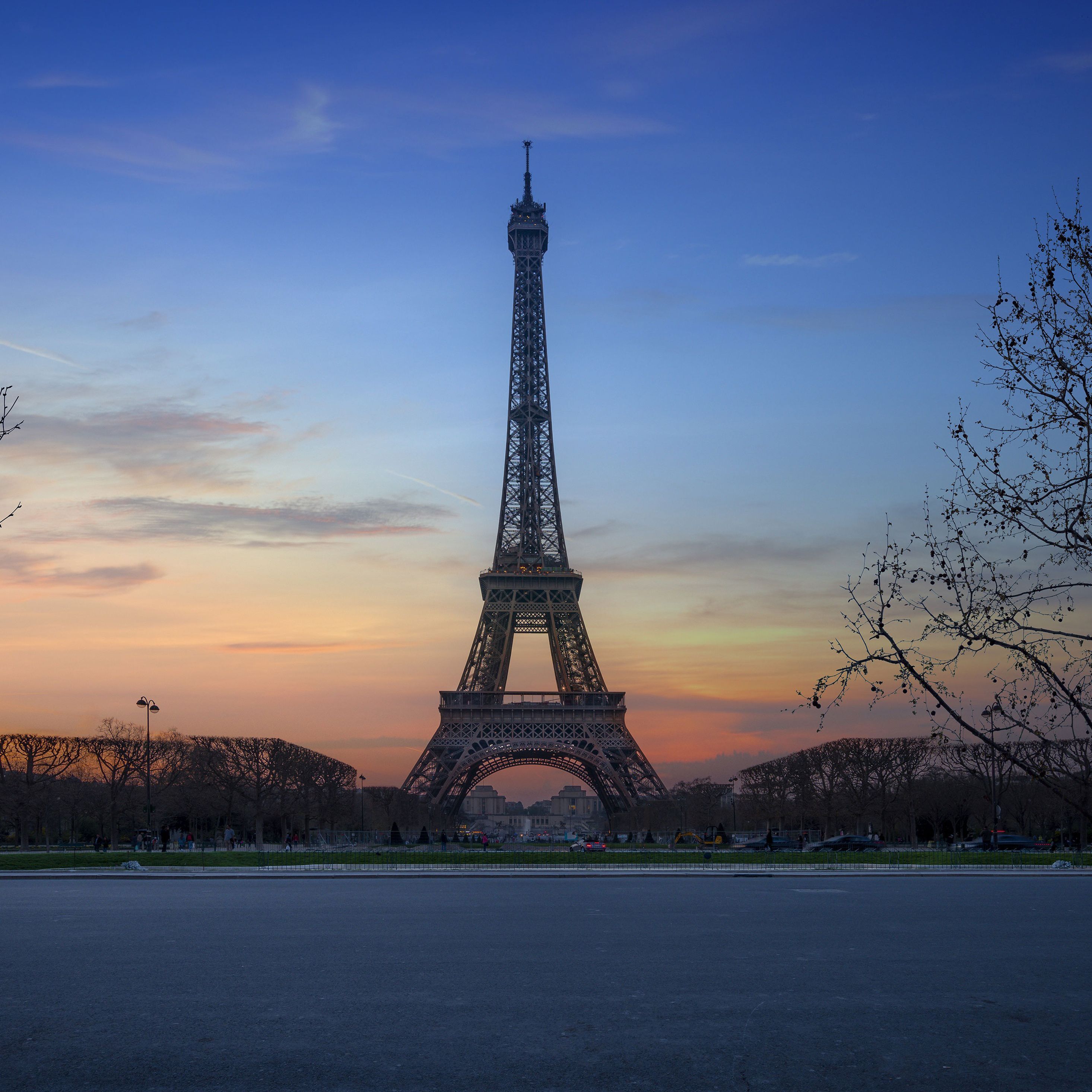 2932x2932 Eiffel Tower Paris iPad Pro