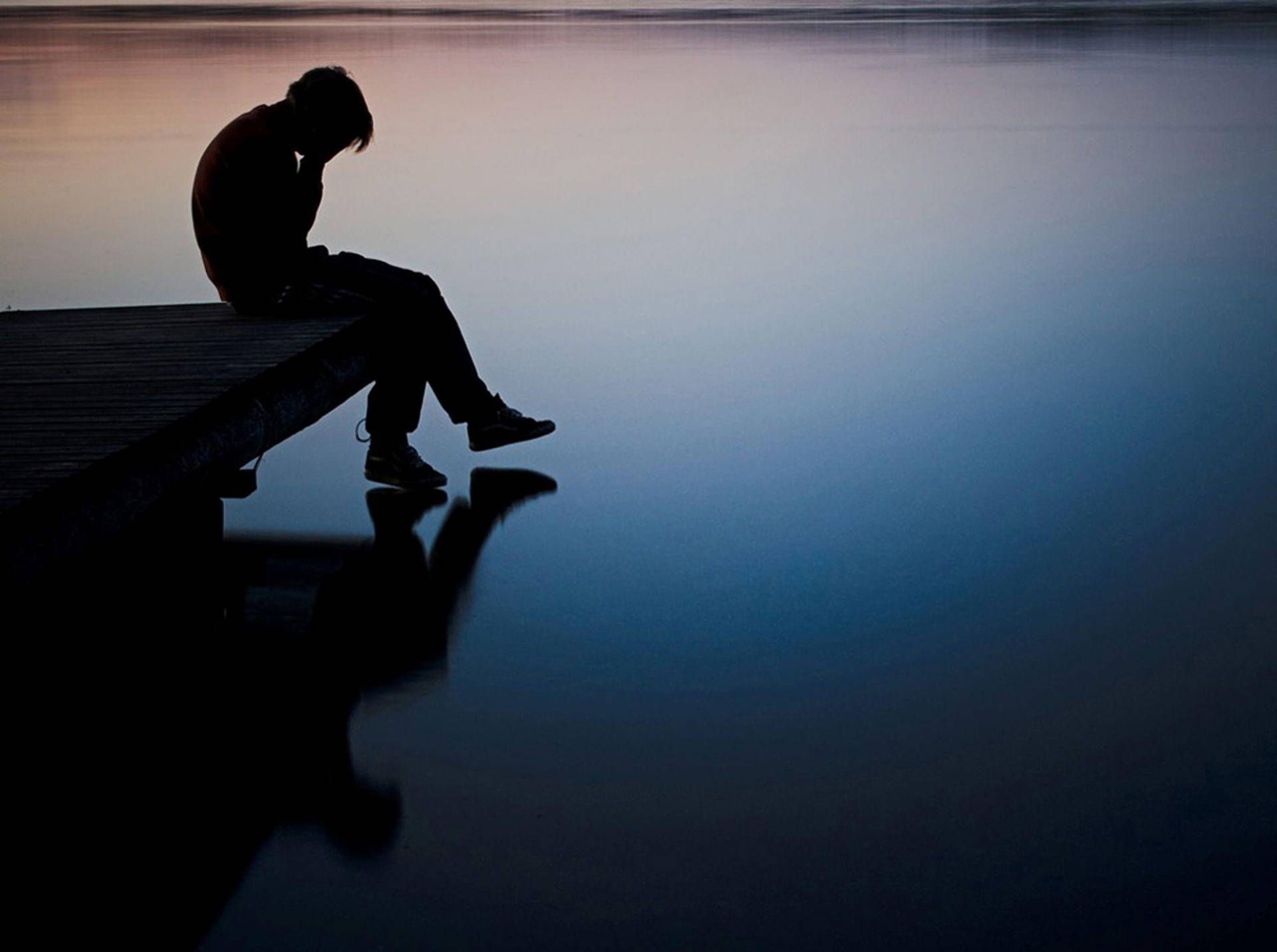 1920x1432 Man On Lake Heart Broken 4k Wallpaper