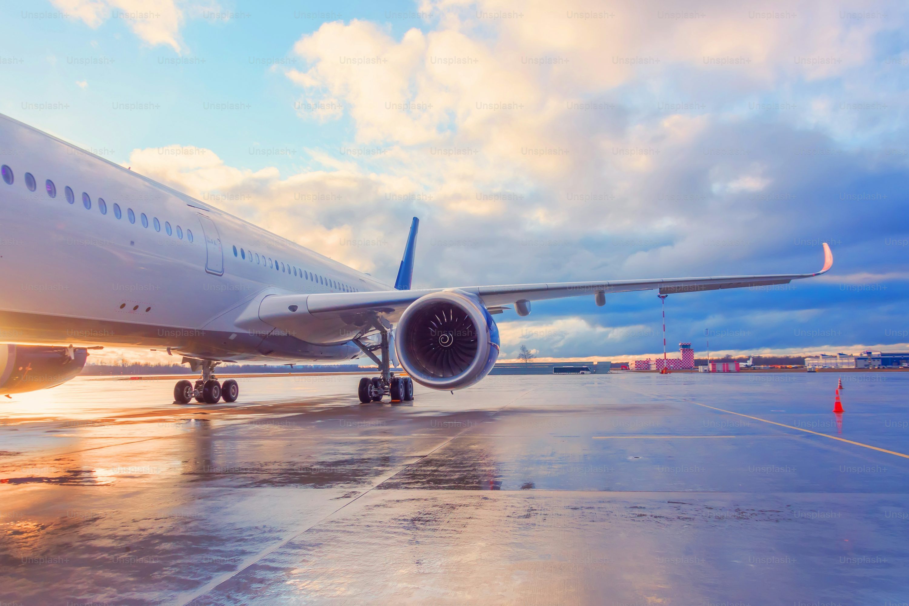 3000x2000 Airport Runway Picture HD